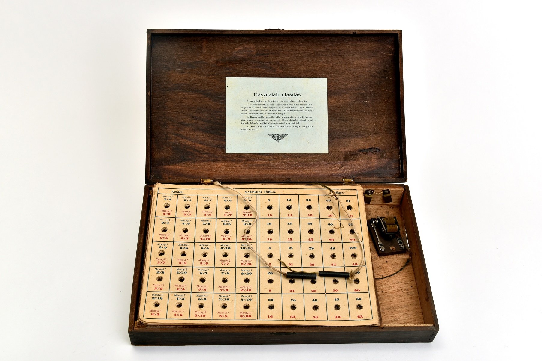 Műveltségi elektromos játék (Óbudai Múzeum CC BY-NC-SA)