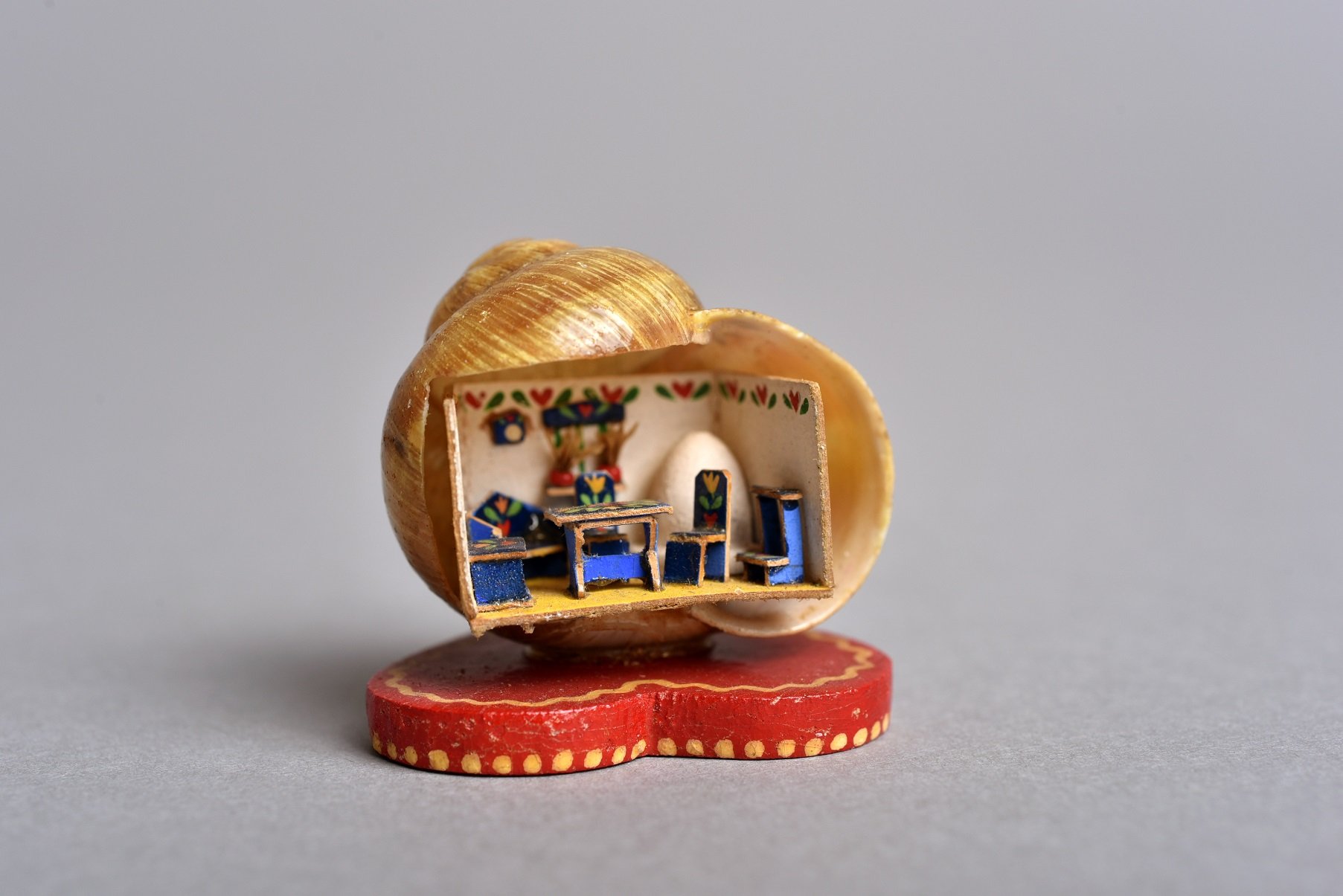 Miniatűr babaház, csigaházban (Óbudai Múzeum CC BY-NC-SA)