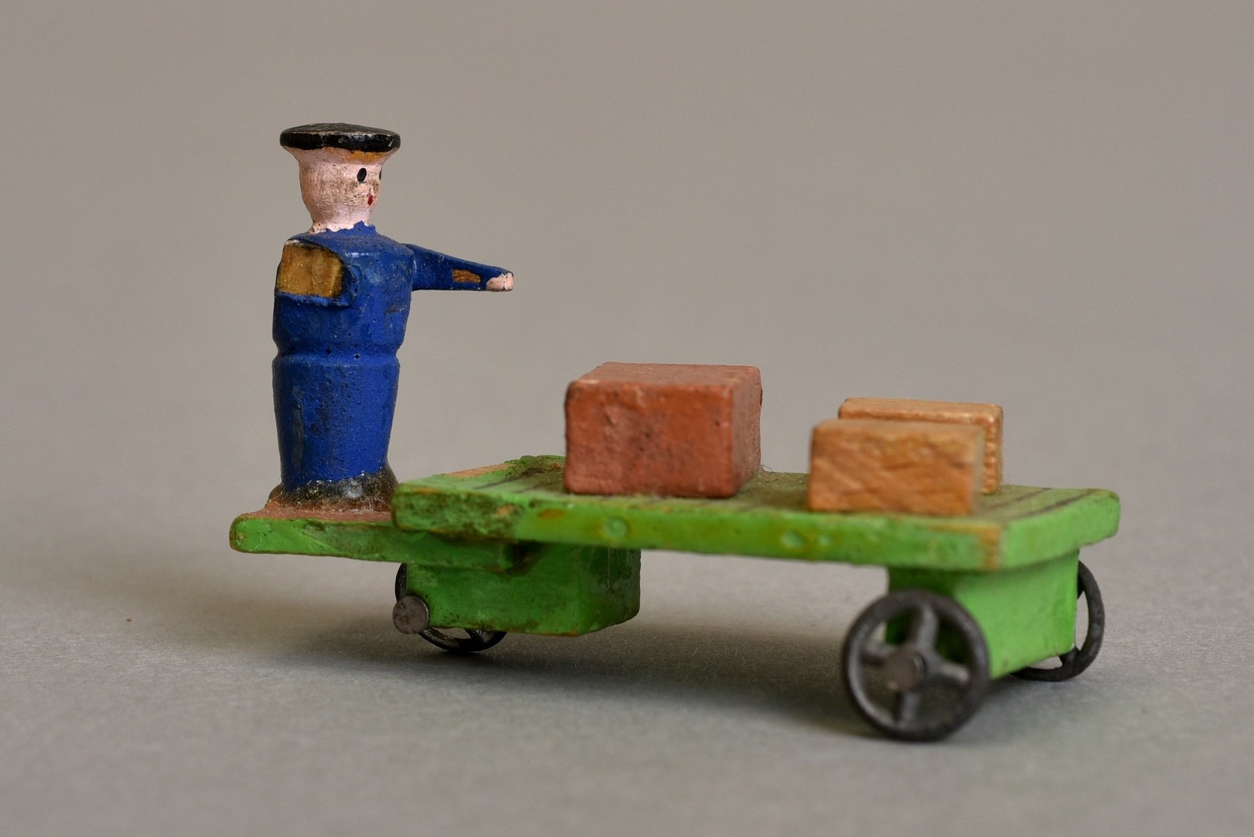 Miniatűr fa szállítókocsi (Óbudai Múzeum CC BY-NC-SA)
