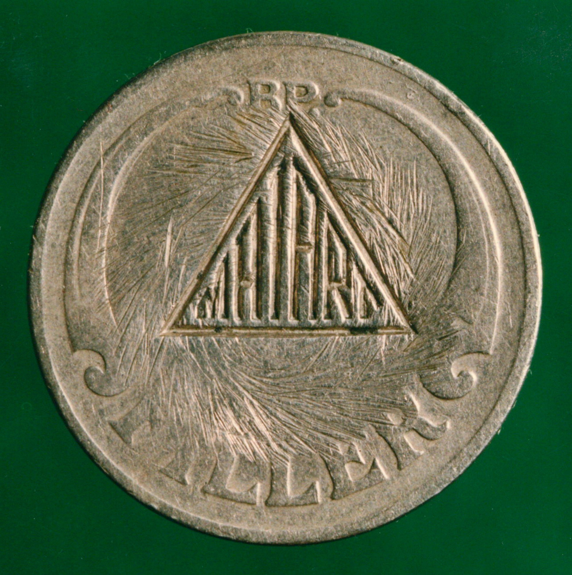 Távbeszélő érme „MAGYAR KIRÁLYSÁG, MATART” (Postamúzeum CC BY-NC-SA)