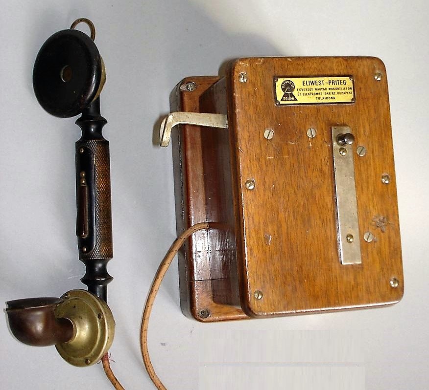 PRITEG fali telefonkészülék (Postamúzeum CC BY-NC-SA)