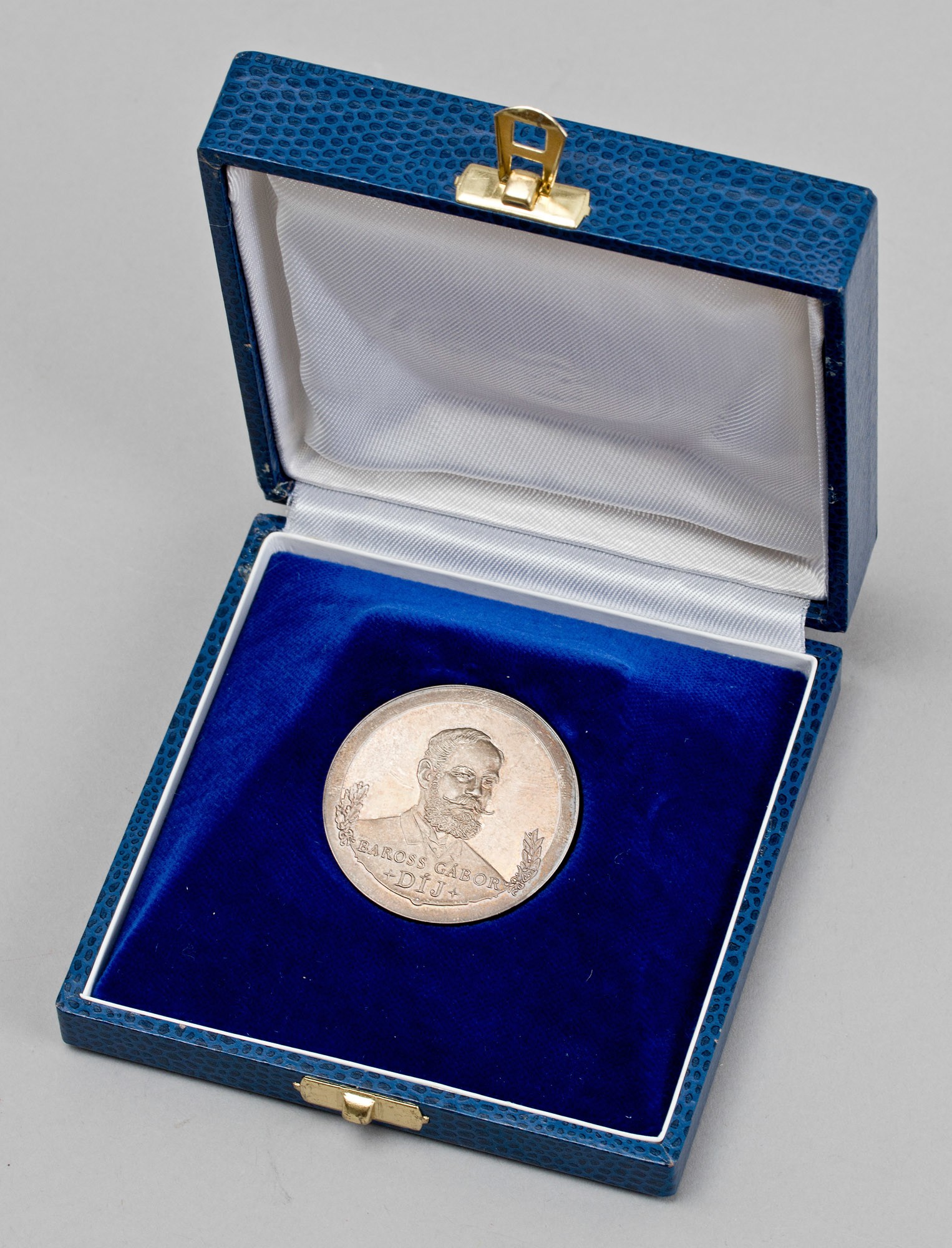 Baross Gábor díj - díszdobozban (Postamúzeum CC BY-NC-SA)
