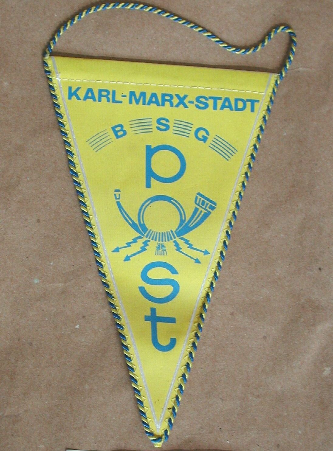 Háromszögletű zászló (NDK) (Postamúzeum CC BY-NC-SA)