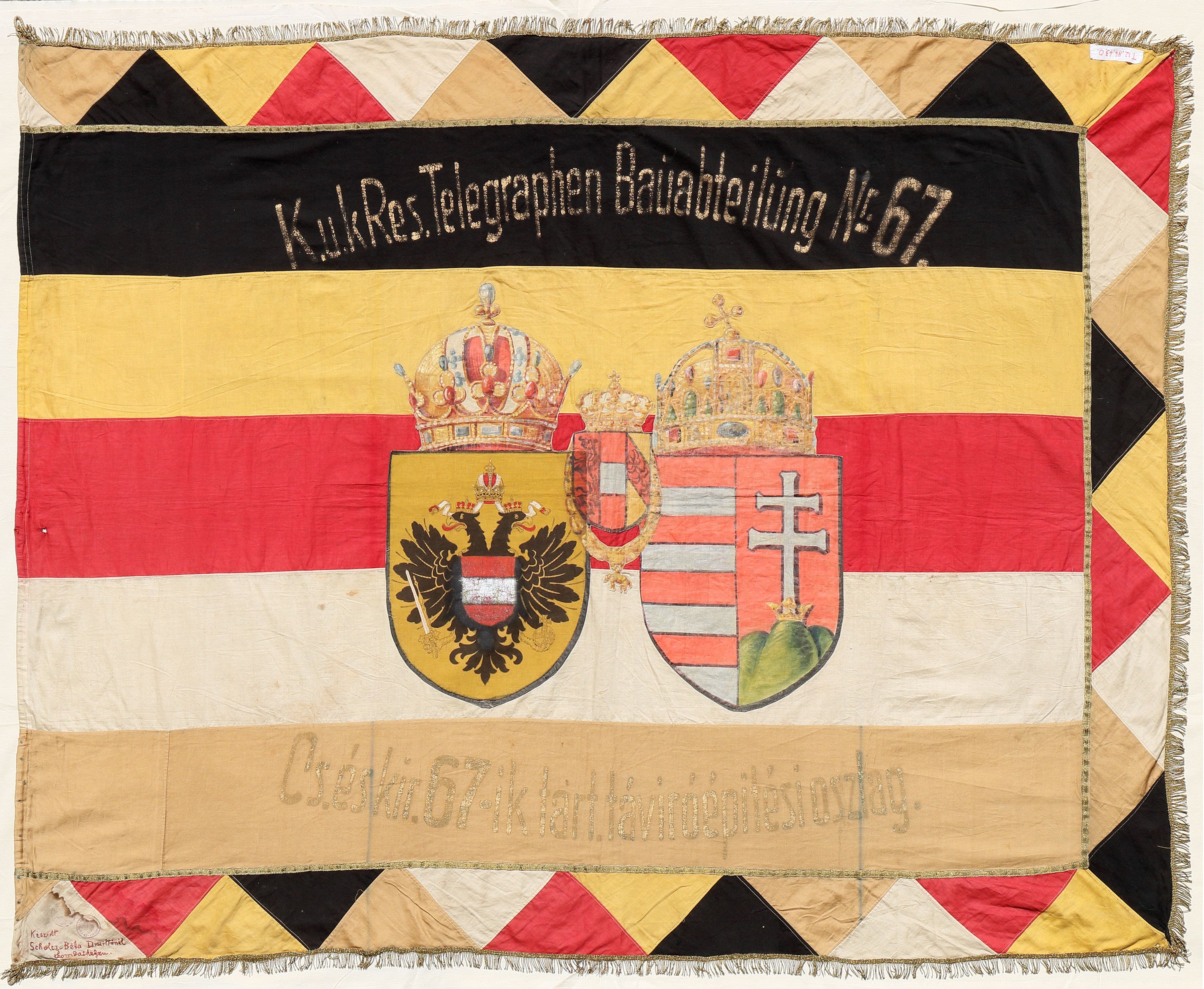 Zászló az Osztrák-Magyar Monarchia címerével (Postamúzeum CC BY-NC-SA)