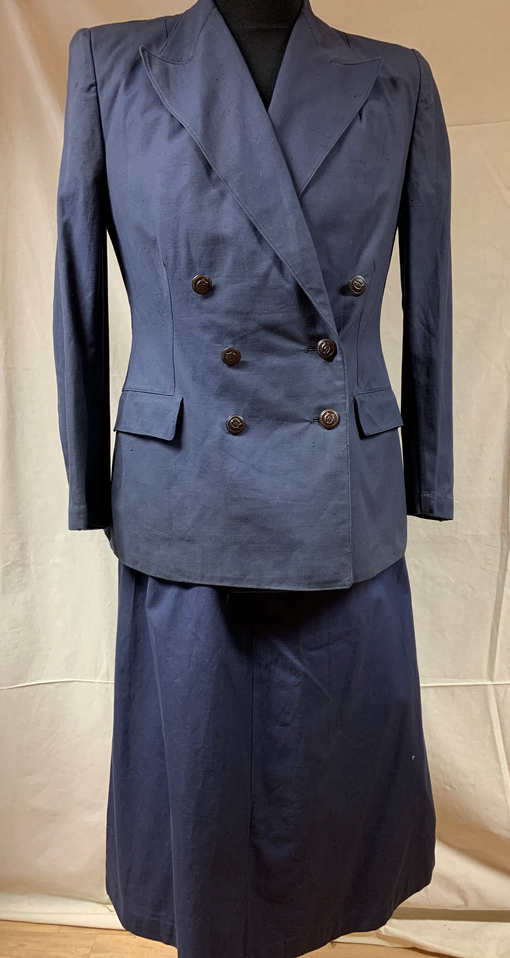 Női kezelői kosztüm (1950-es évek) 1. kabát (Postamúzeum CC BY-NC-SA)