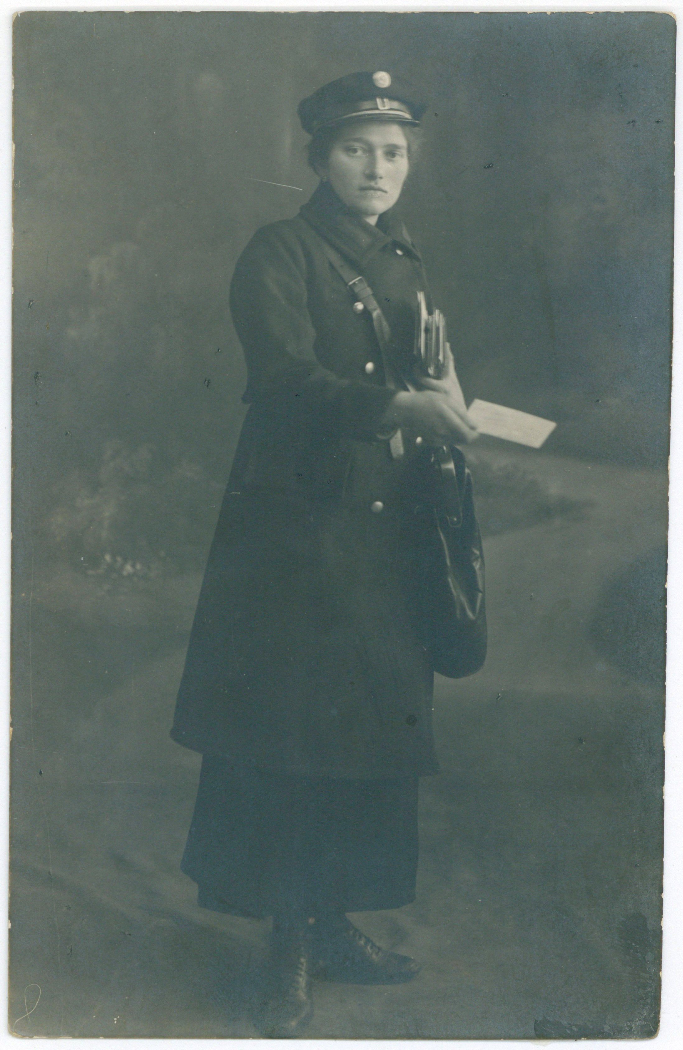 Beruscha Zsuzsanna, született Deimel Zsuzsanna, az első női kézbesítők egyike (Postamúzeum CC BY-NC-SA)