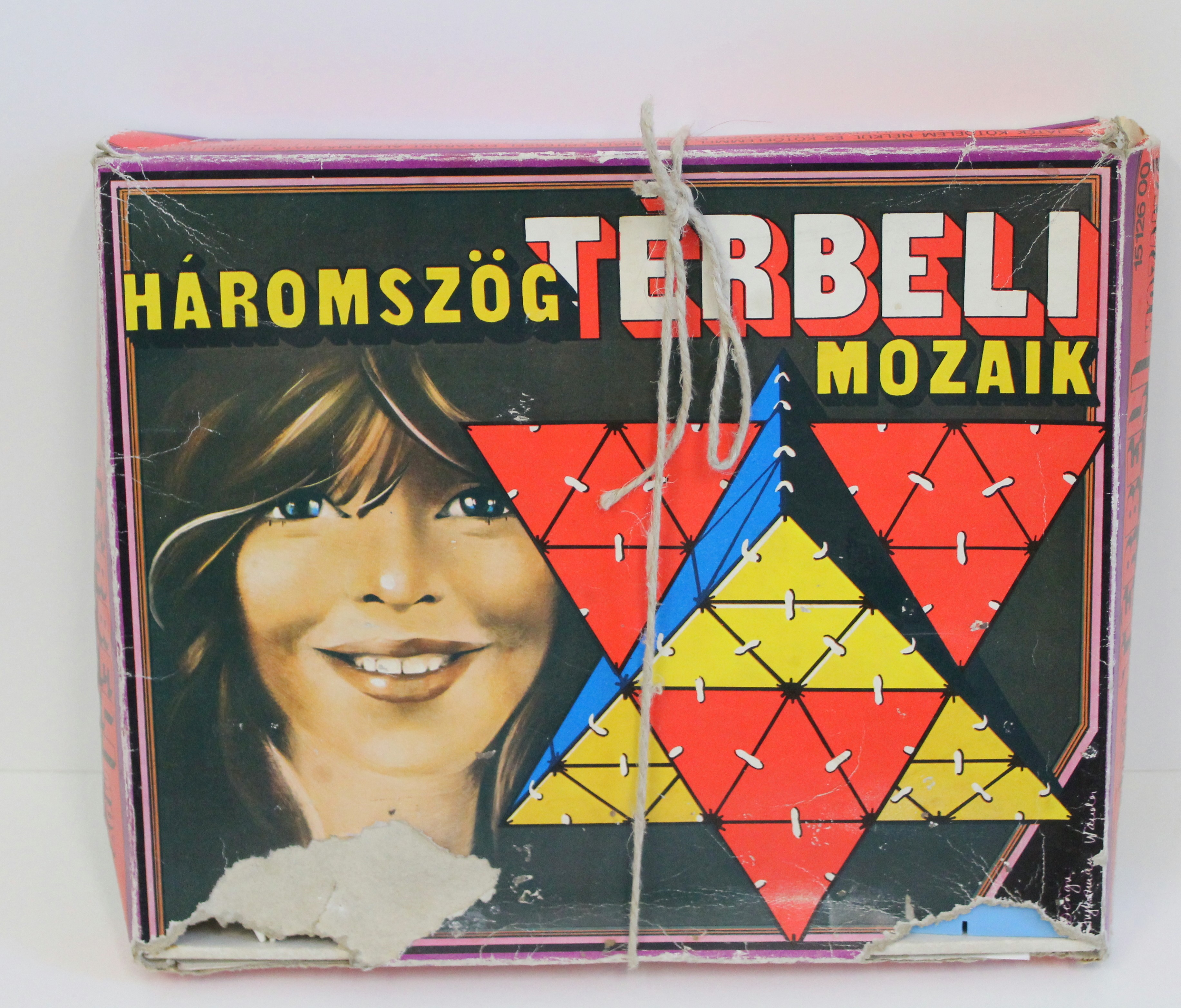 Háromszög térbeli mozaik társasjáték (Tomory Lajos Múzeum CC BY-NC-SA)
