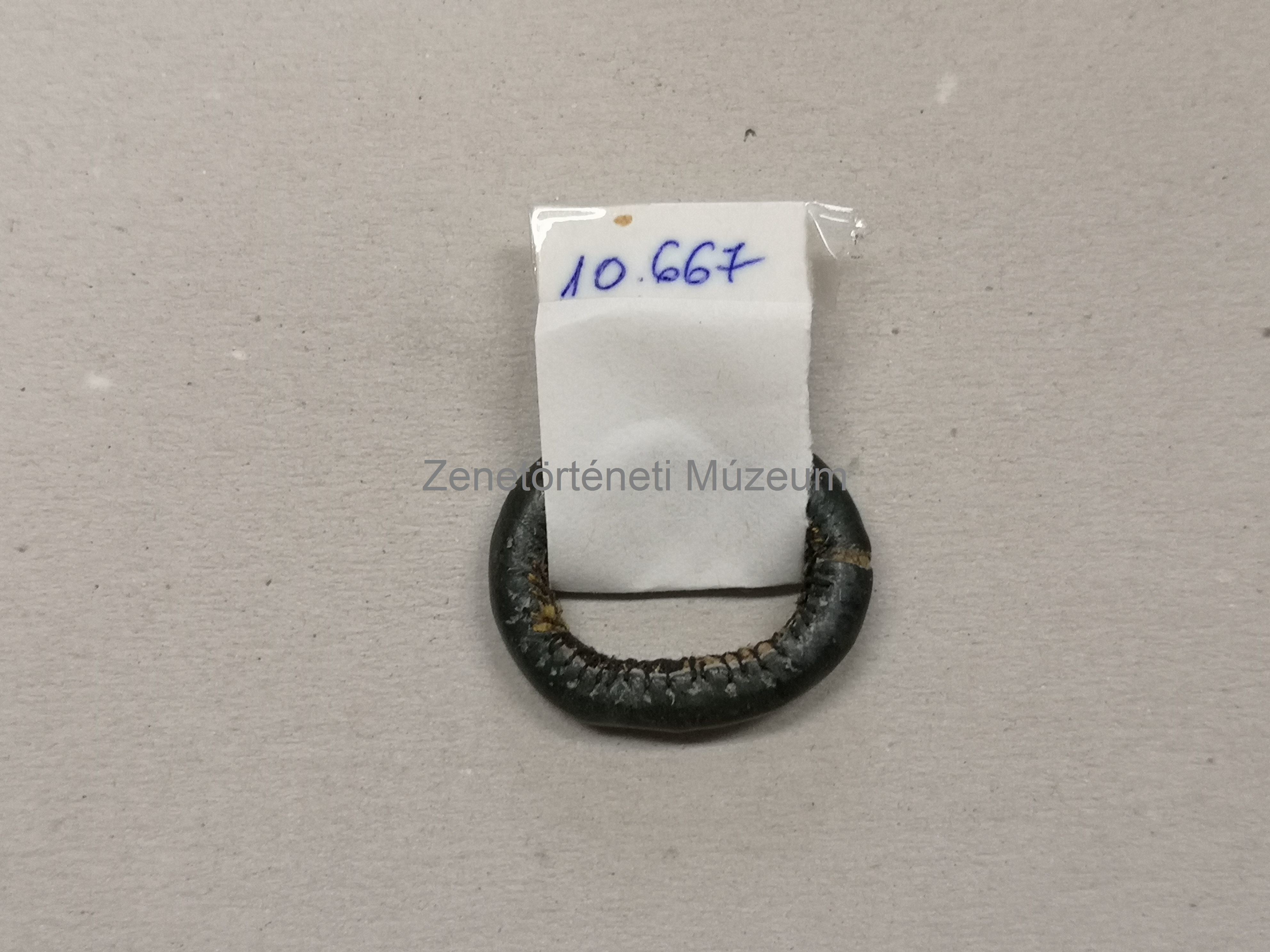 Bőrgyűrű (Zenetörténeti Múzeum CC BY-NC-SA)