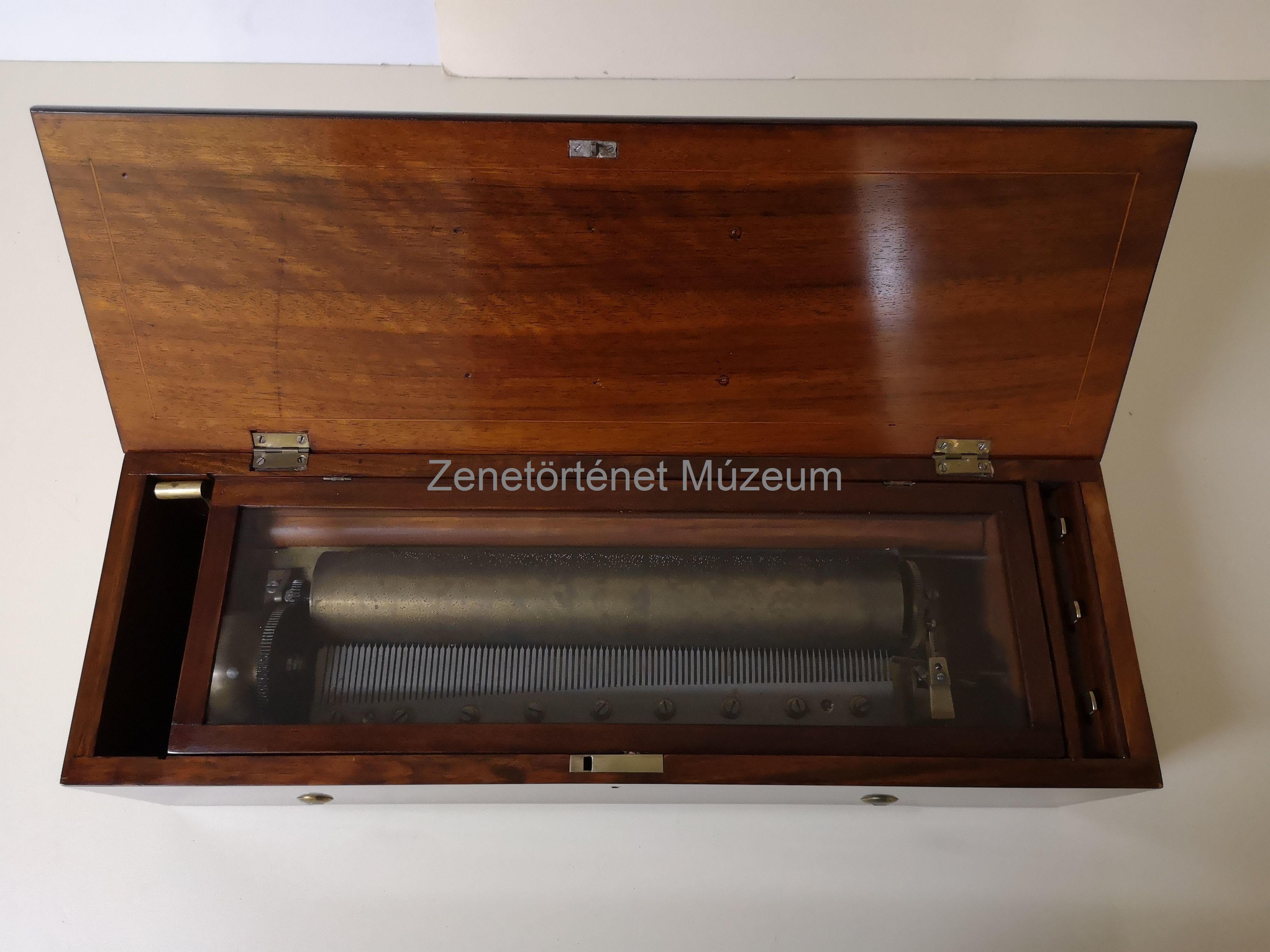 Zenedoboz (Zenetörténeti Múzeum CC BY-NC-SA)