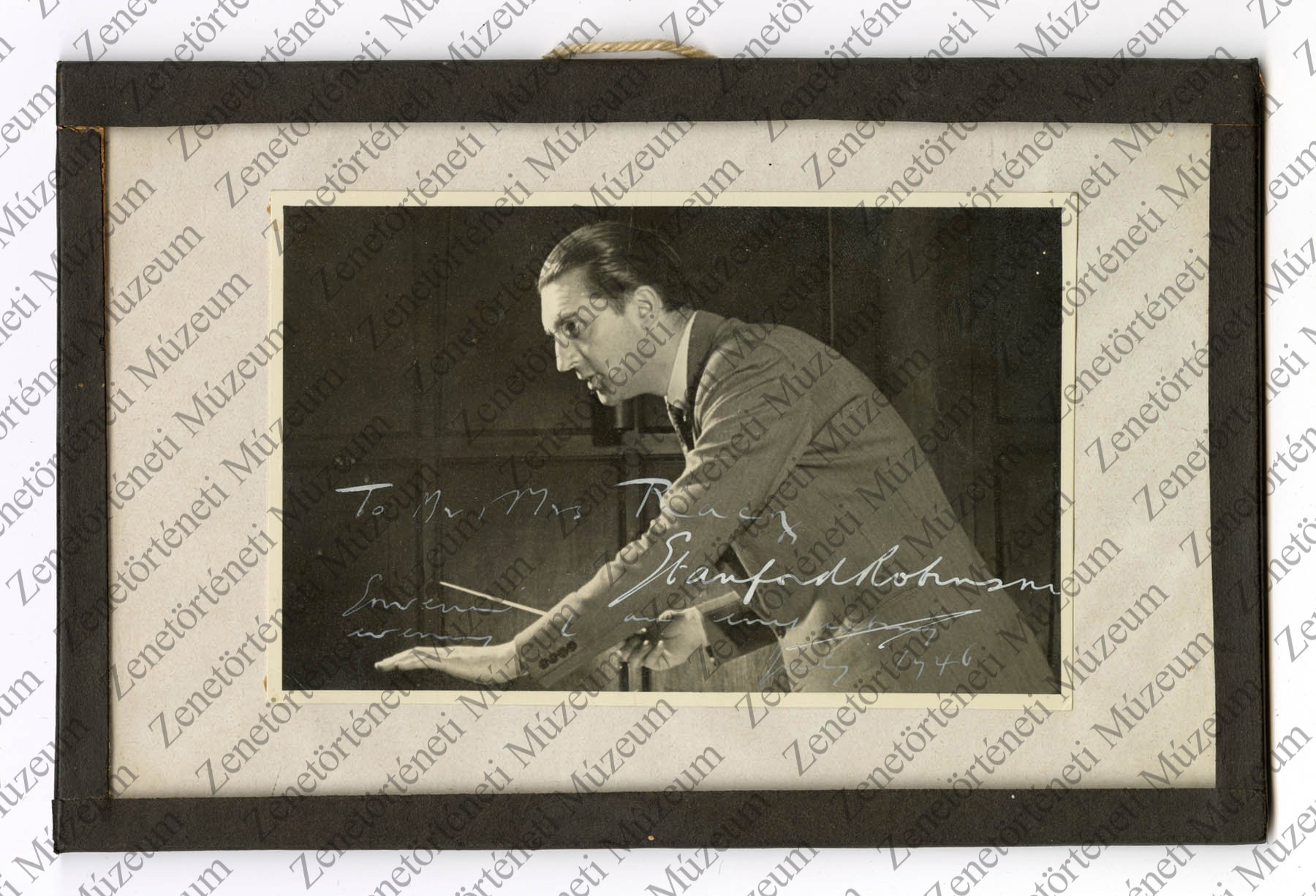 Stanford Robinson karmester fényképe (Zenetörténeti Múzeum CC BY-NC-SA)