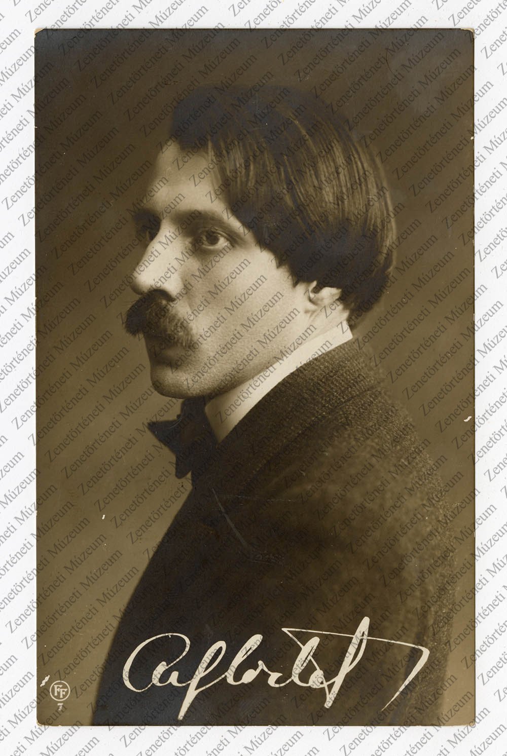 Alfred Cortot portréja, képeslap (ismeretlen CC BY-NC-SA)