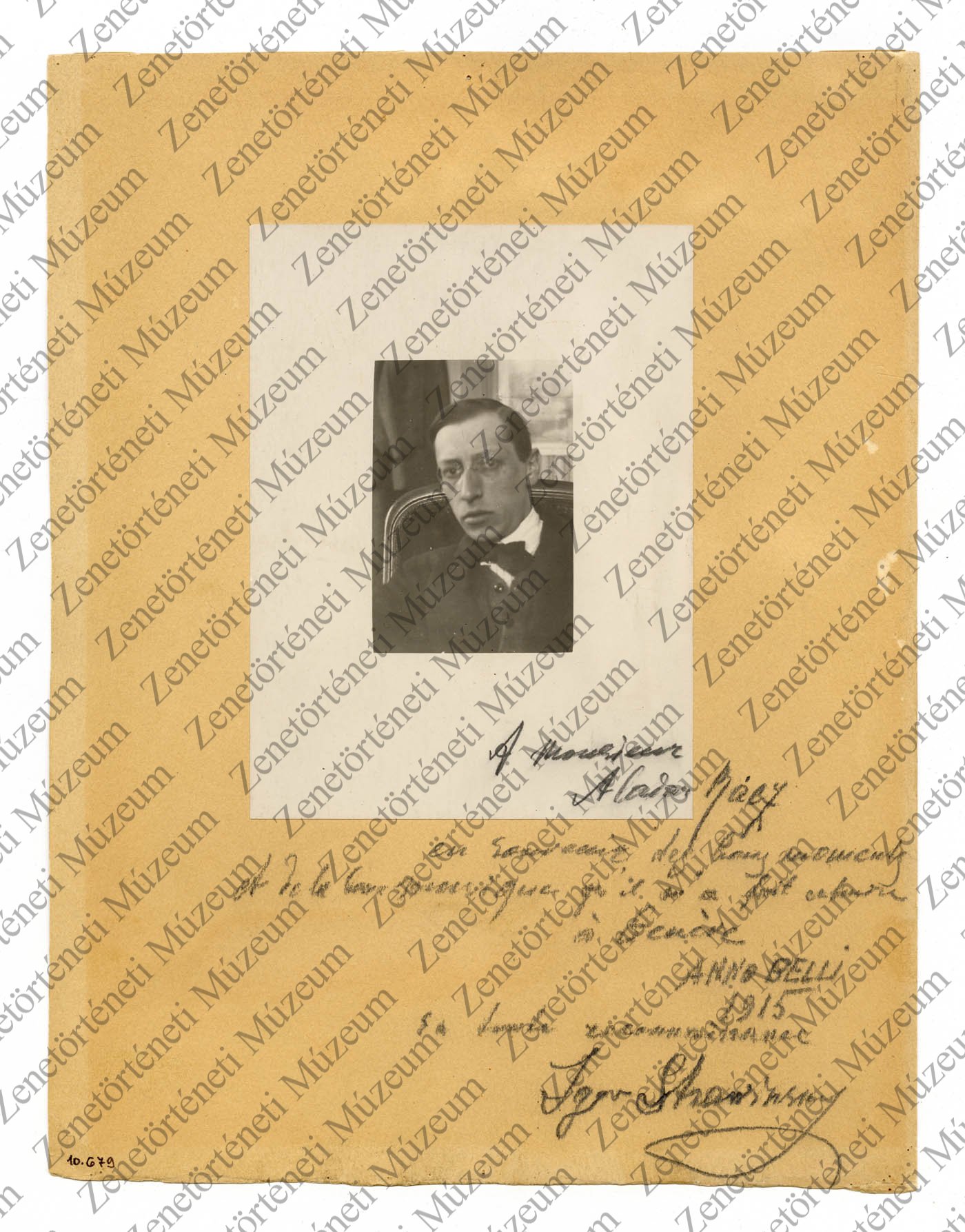 Igor Stravinsky Rácz Aladárnak ajánlott fényképe, 1915 (Zenetörténeti Múzeum CC BY-NC-SA)
