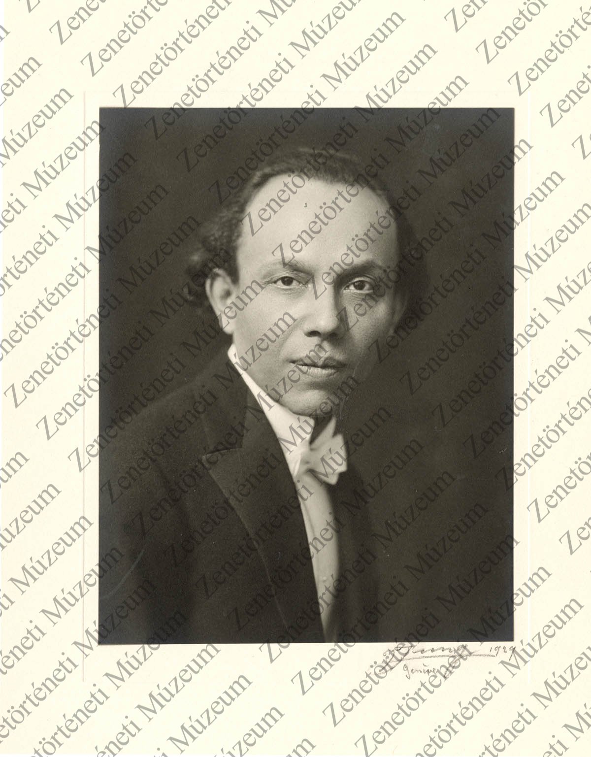 Rácz Aladár fényképe (1929) (Zenetörténeti Múzeum CC BY-NC-SA)