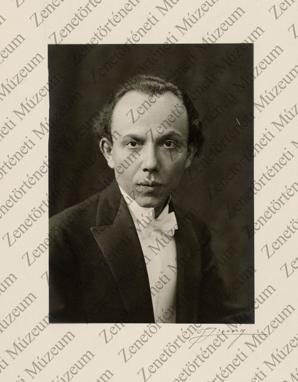 Rácz Aladár fényképe (1929), Genf (Zenetörténeti Múzeum CC BY-NC-SA)