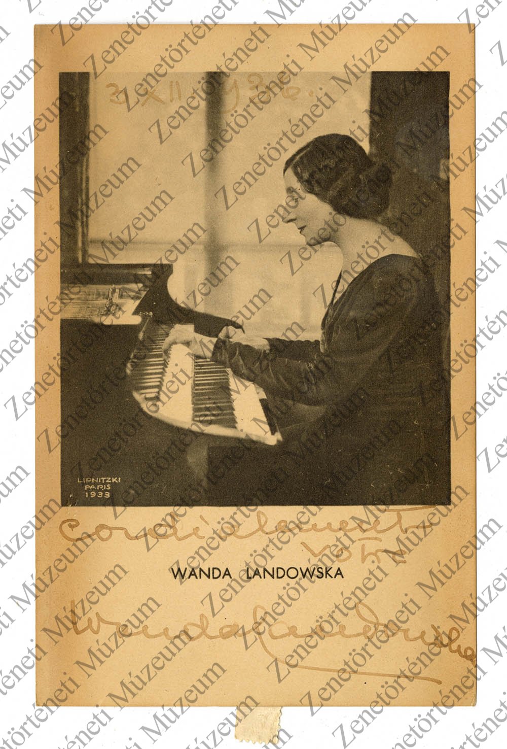 Wanda Landowska zongoraművésznő dedikált fényképe, 1938 (ismeretlen CC BY-NC-SA)