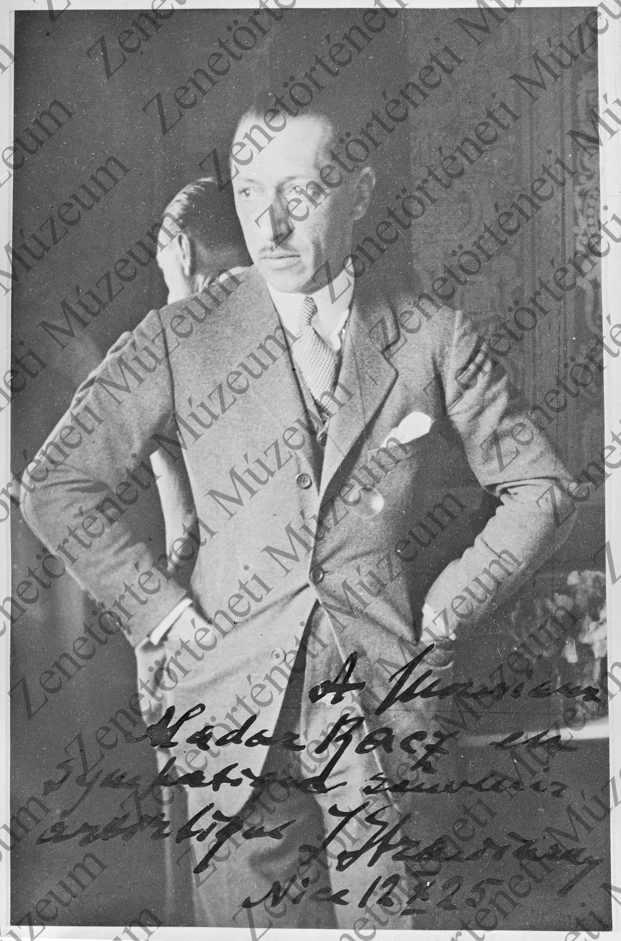 Igor Stravinsky dedikált fényképe Rácz Aladárnak, 1925 (Zenetörténeti Múzeum CC BY-NC-SA)