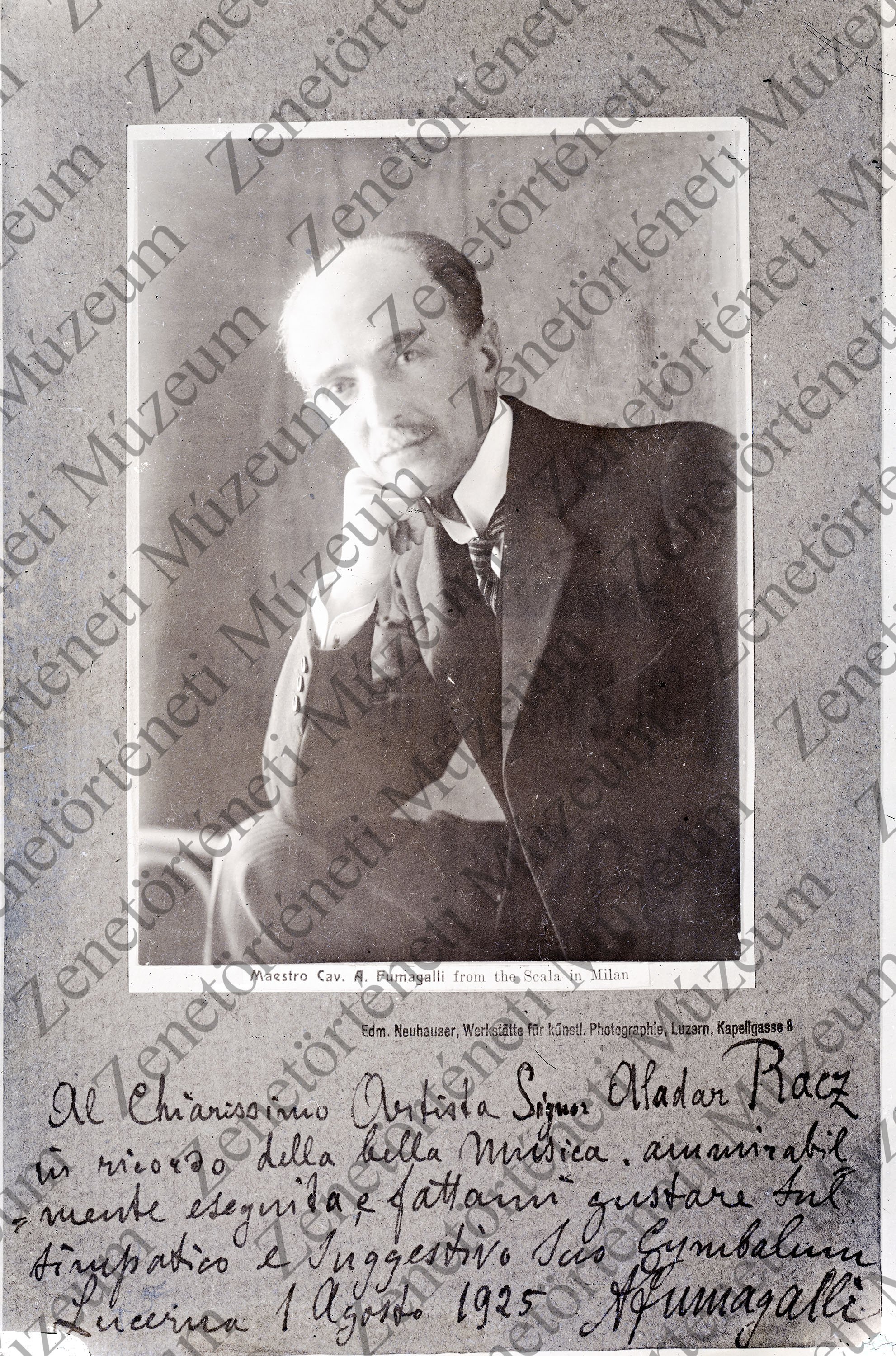 Cav. A. Fumagalli Rácz Aladár cimbalomművésznek dedikált fotója (Zenetörténeti Múzeum CC BY-NC-SA)