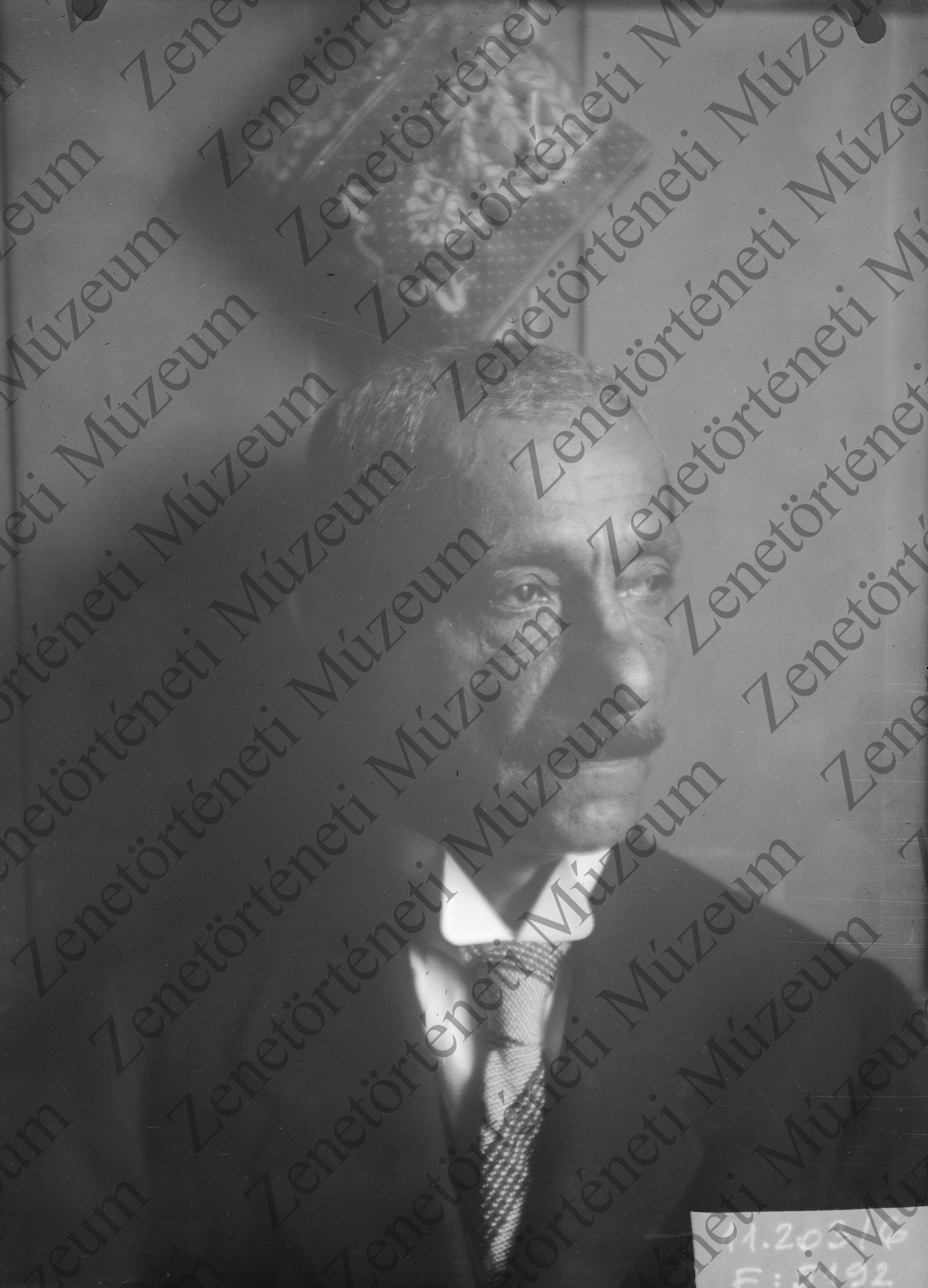 Idős férfi fényképe (Zenetörténeti Múzeum CC BY-NC-SA)