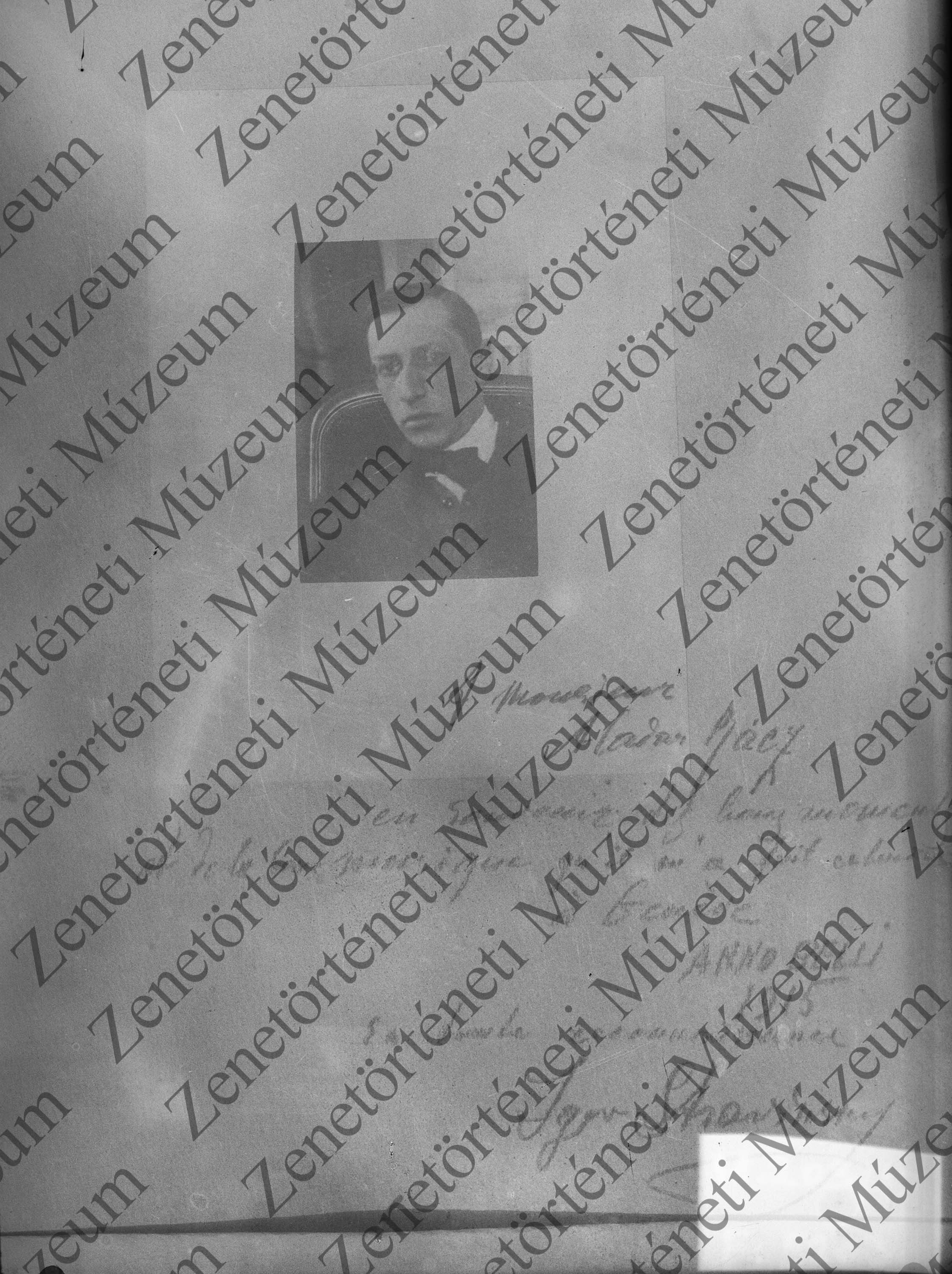 Stravinsky Rácz Aladárnak dedikált fényképe, 1915 (Zenetörténeti Múzeum CC BY-NC-SA)
