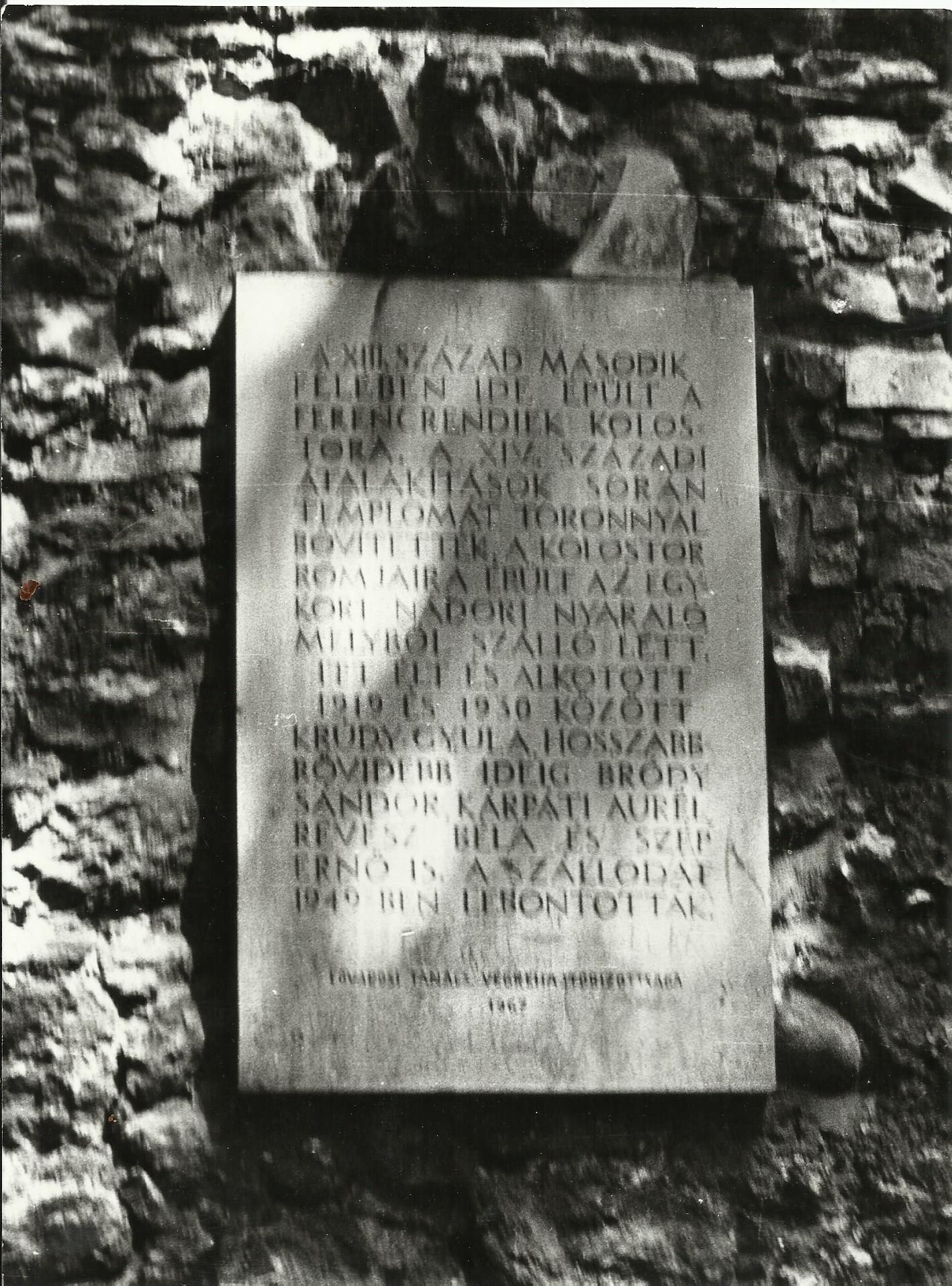 Írók emléktáblája-Ferences kolostor (Angyalföldi Helytörténeti Gyűjtemény CC BY-NC-SA)