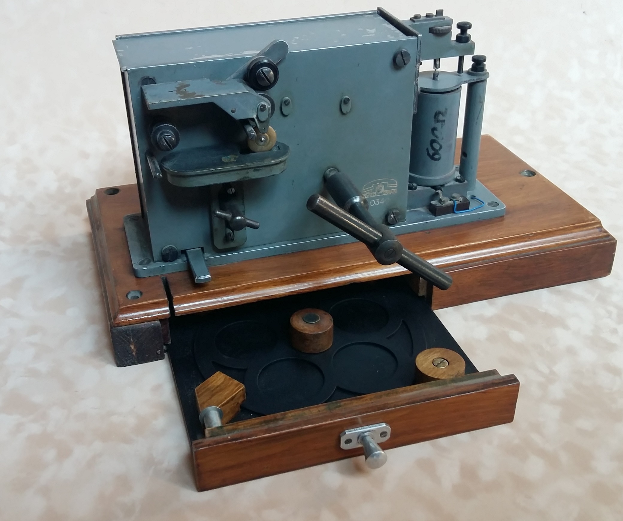 Morse rendszerű kékíró távíró (Postamúzeum CC BY-NC-SA)