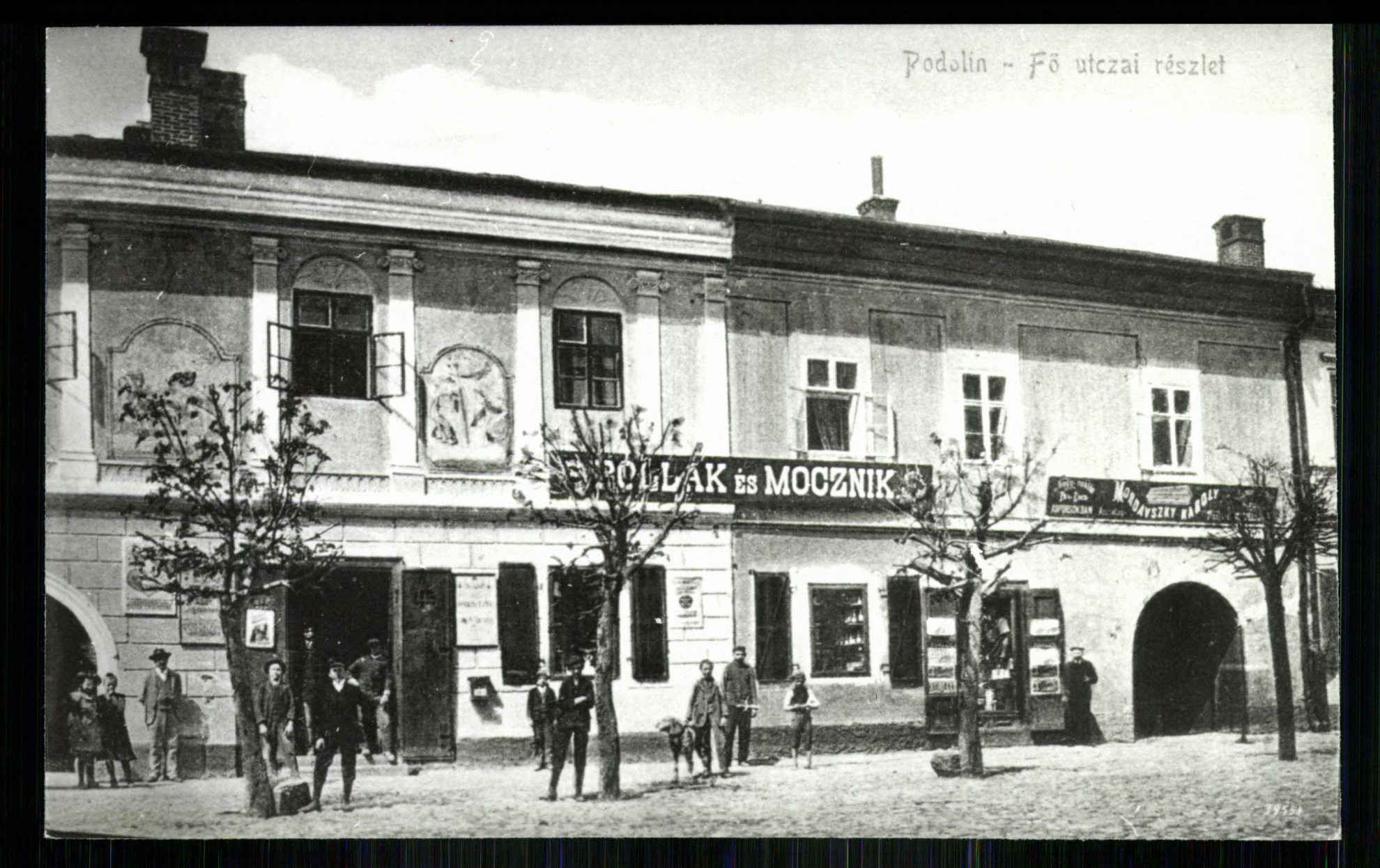 Podolin. Fő utcai részlet (Magyar Kereskedelmi és Vendéglátóipari Múzeum CC BY-NC-ND)
