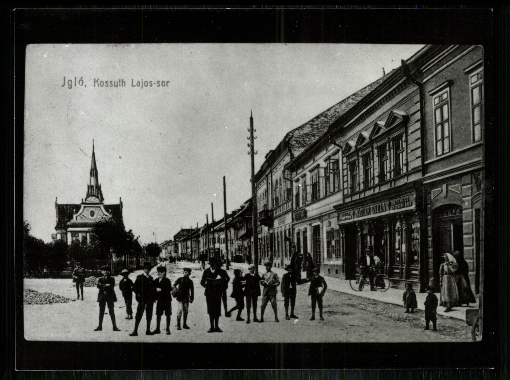 Igló; Kossuth Lajos sor (Magyar Kereskedelmi és Vendéglátóipari Múzeum CC BY-NC-ND)