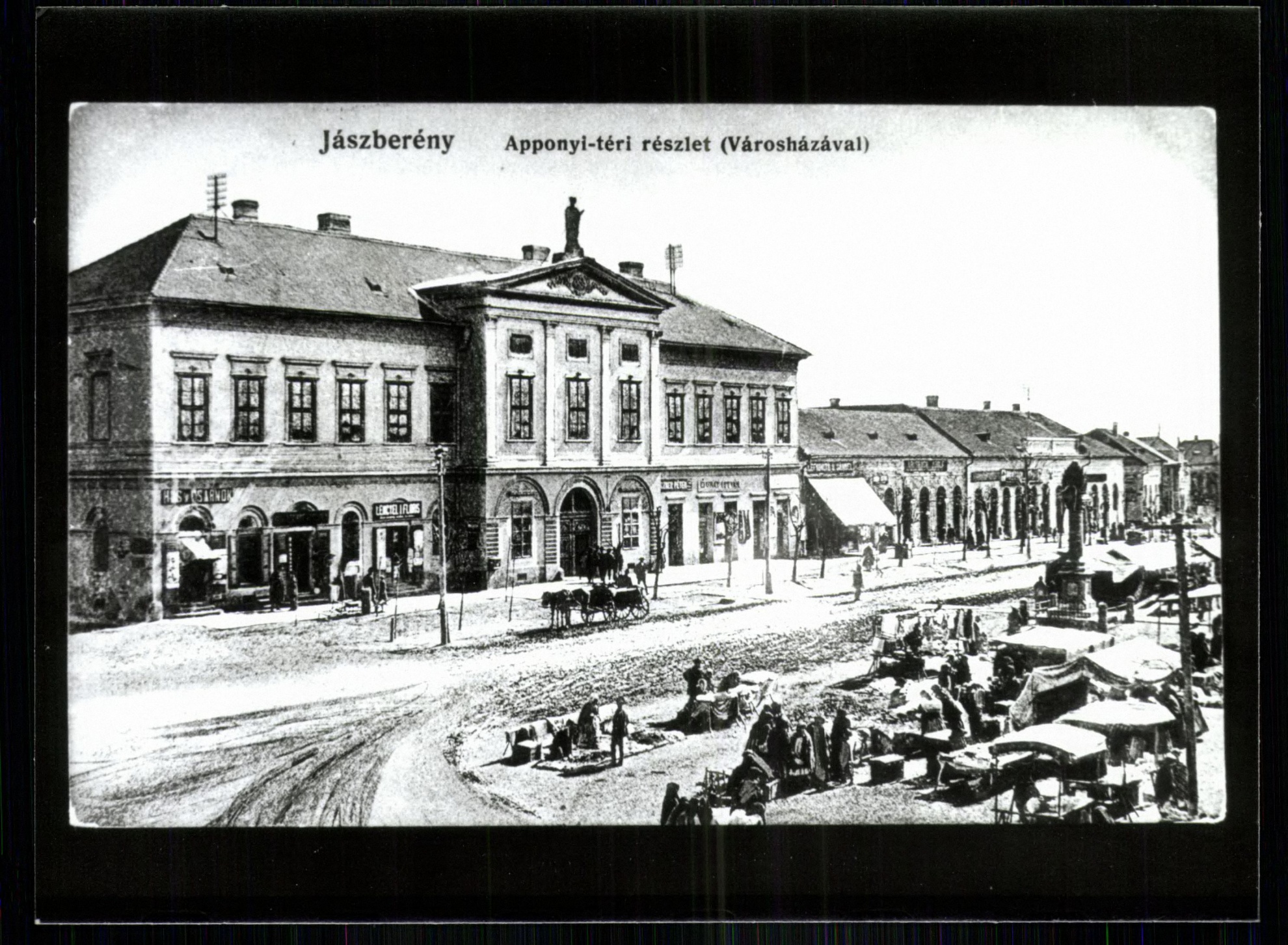 Jászberény; Apponyi téri részlet (Városházával) (Magyar Kereskedelmi és Vendéglátóipari Múzeum CC BY-NC-ND)