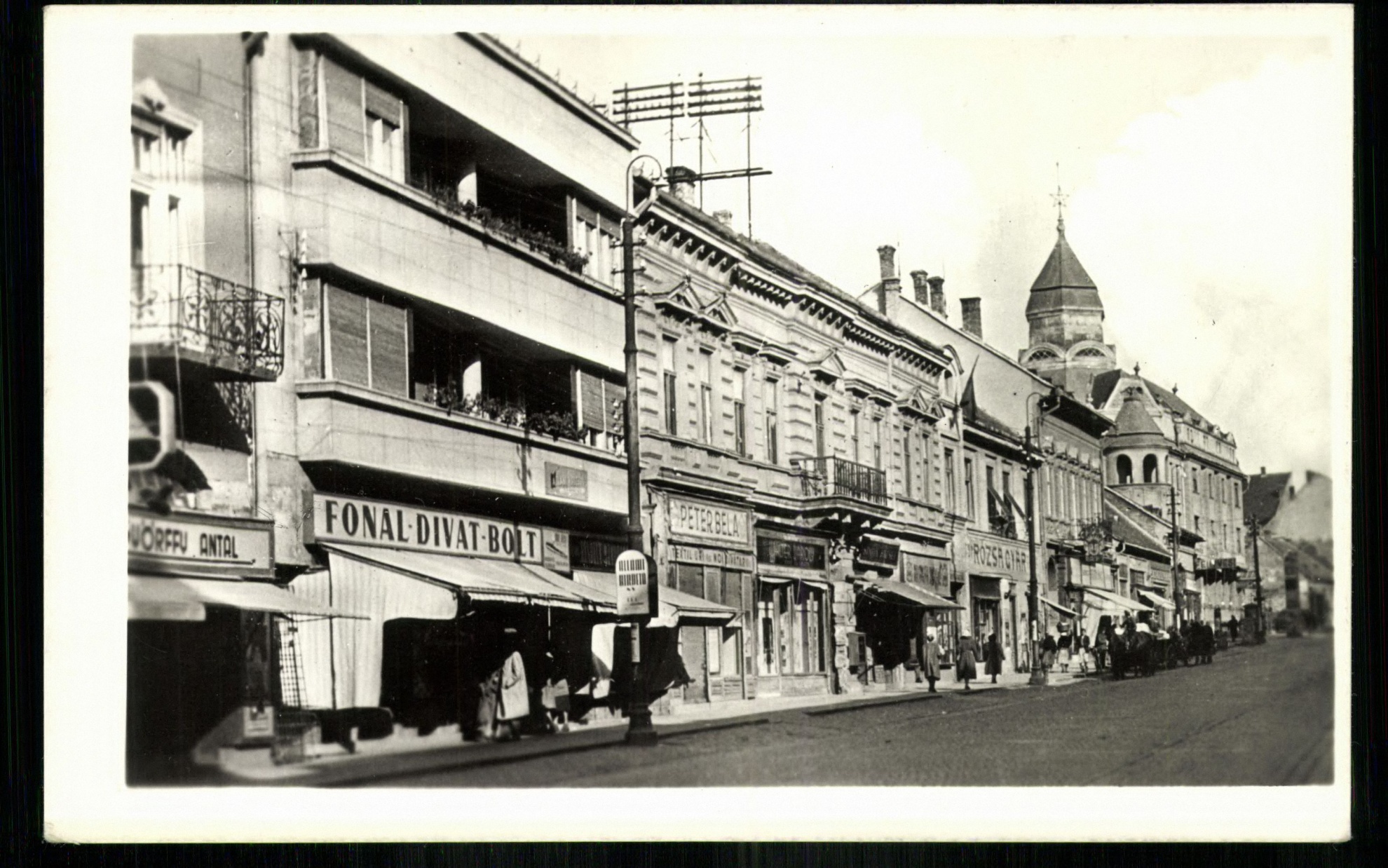 Kaposvár; Fő utca részlet (Magyar Kereskedelmi és Vendéglátóipari Múzeum CC BY-NC-ND)