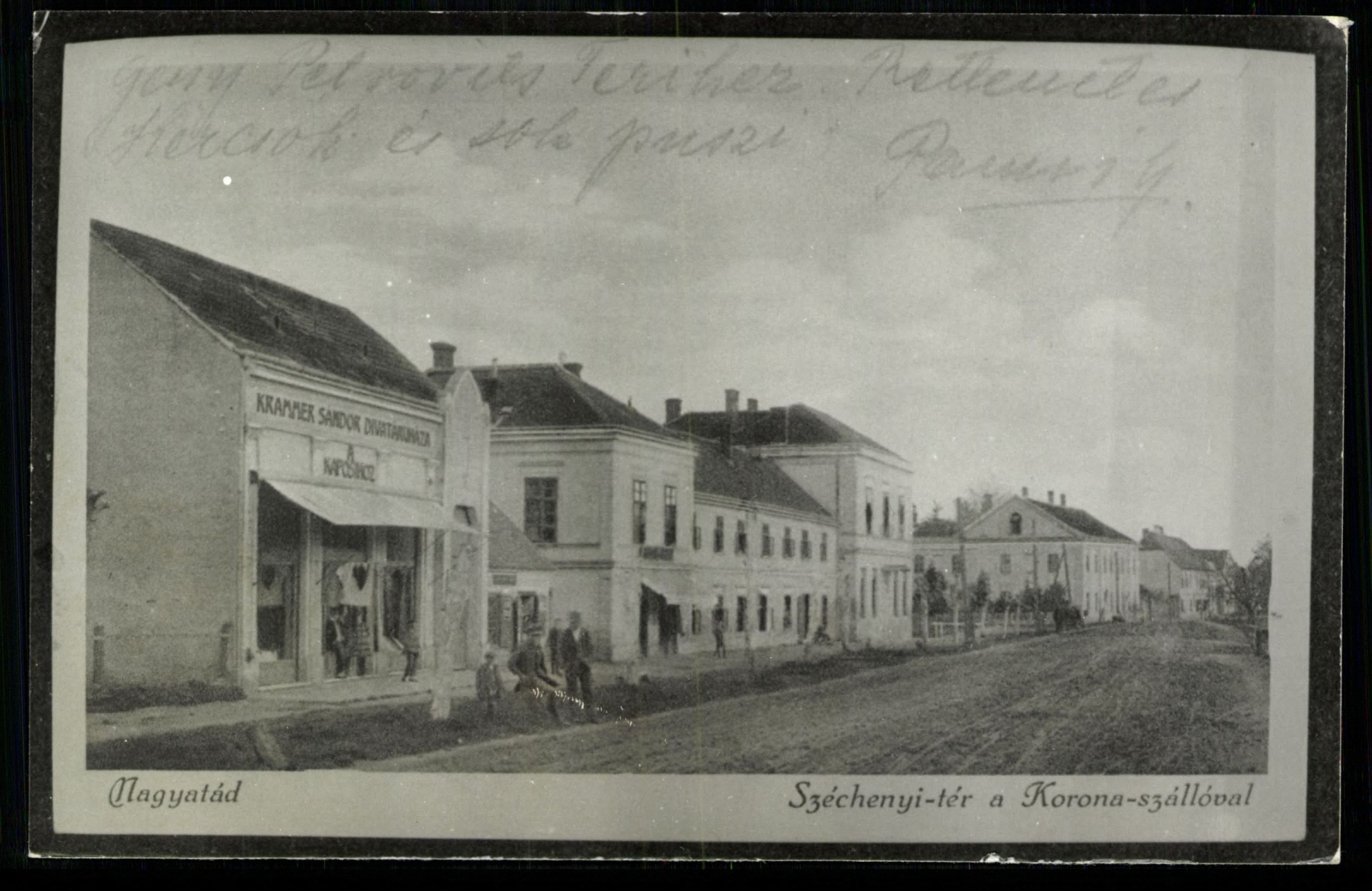 Nagyatád; Széchenyi tér a Korona szállóval (Magyar Kereskedelmi és Vendéglátóipari Múzeum CC BY-NC-ND)