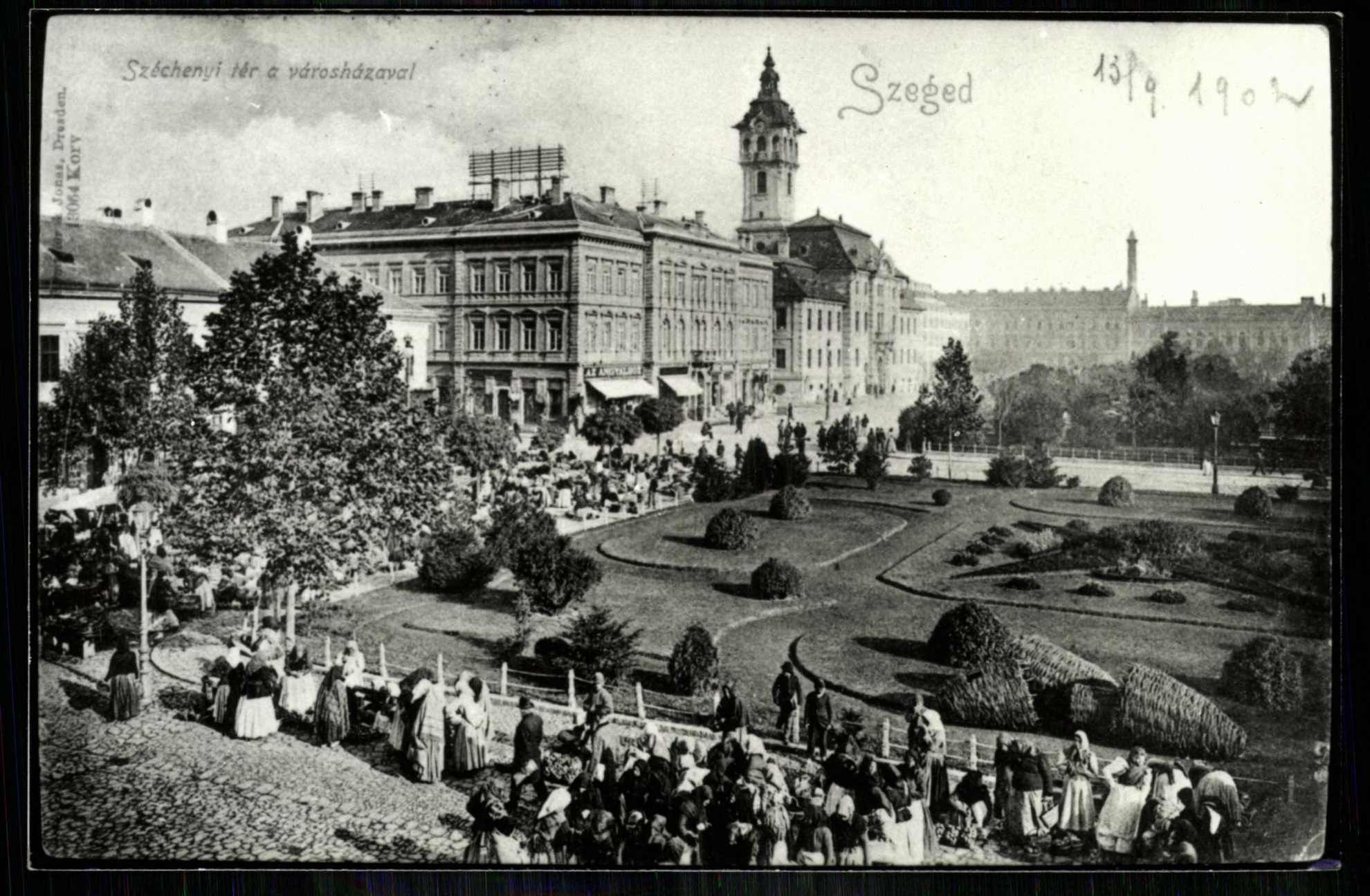 Szeged; Széchenyi tér a Városházával (Magyar Kereskedelmi és Vendéglátóipari Múzeum CC BY-NC-ND)