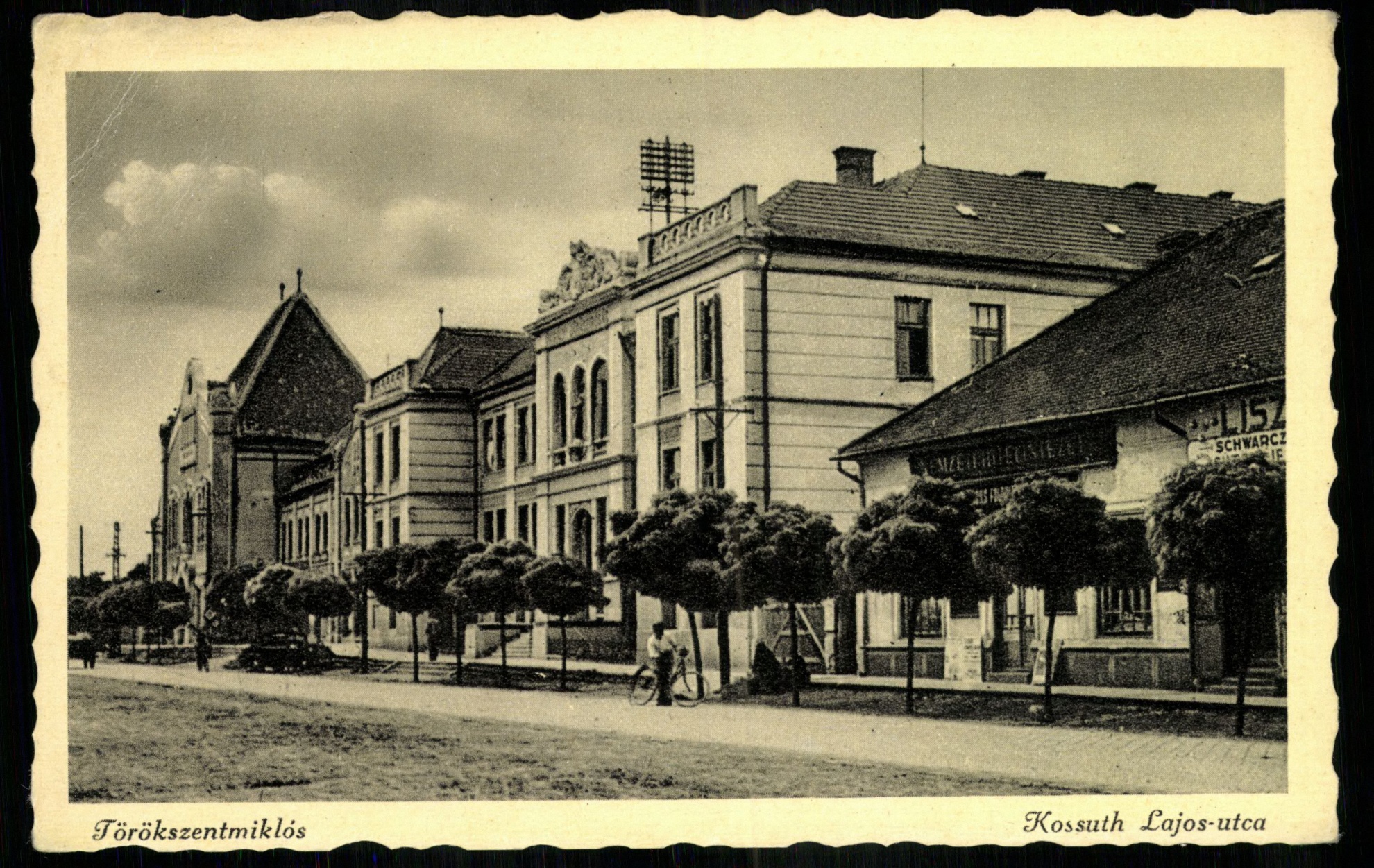 Törökszentmiklós; Kossuth Lajos utca (Magyar Kereskedelmi és Vendéglátóipari Múzeum CC BY-NC-ND)
