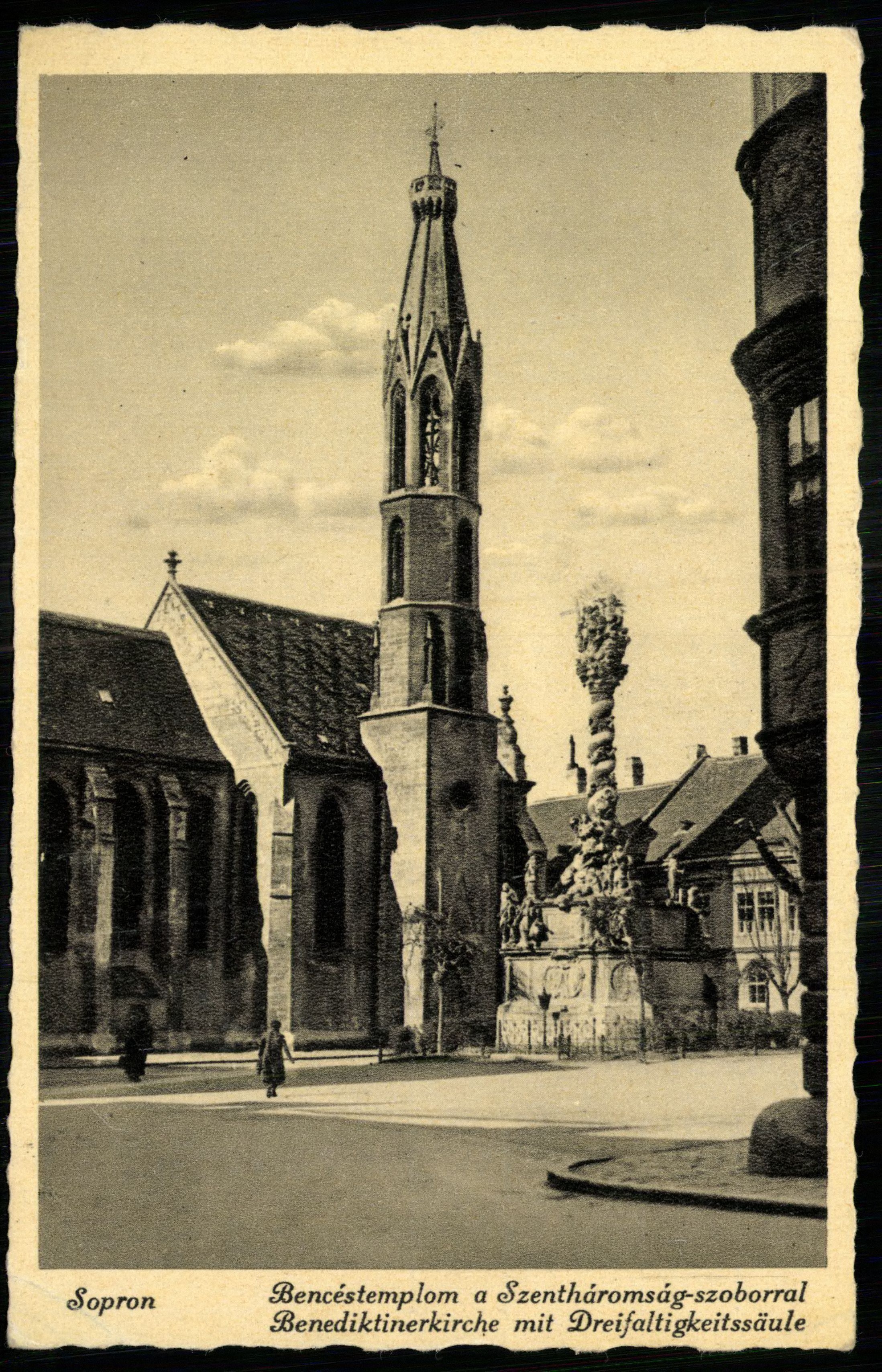 Sopron; Bencés templom a Szentháromság szoborral (Magyar Kereskedelmi és Vendéglátóipari Múzeum CC BY-NC-ND)