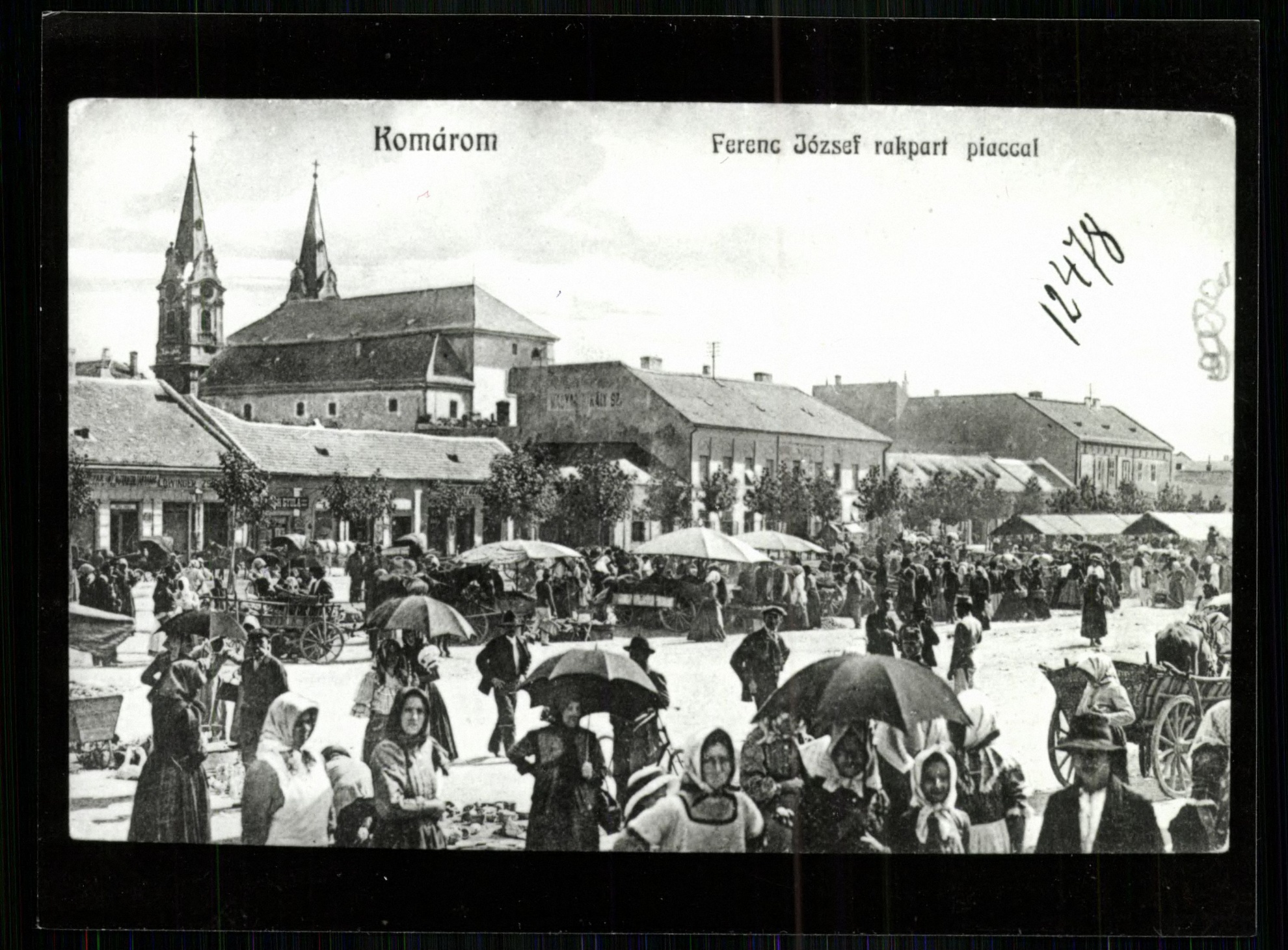 Komárom; Ferenc József rakpart piaccal (Magyar Kereskedelmi és Vendéglátóipari Múzeum CC BY-NC-ND)