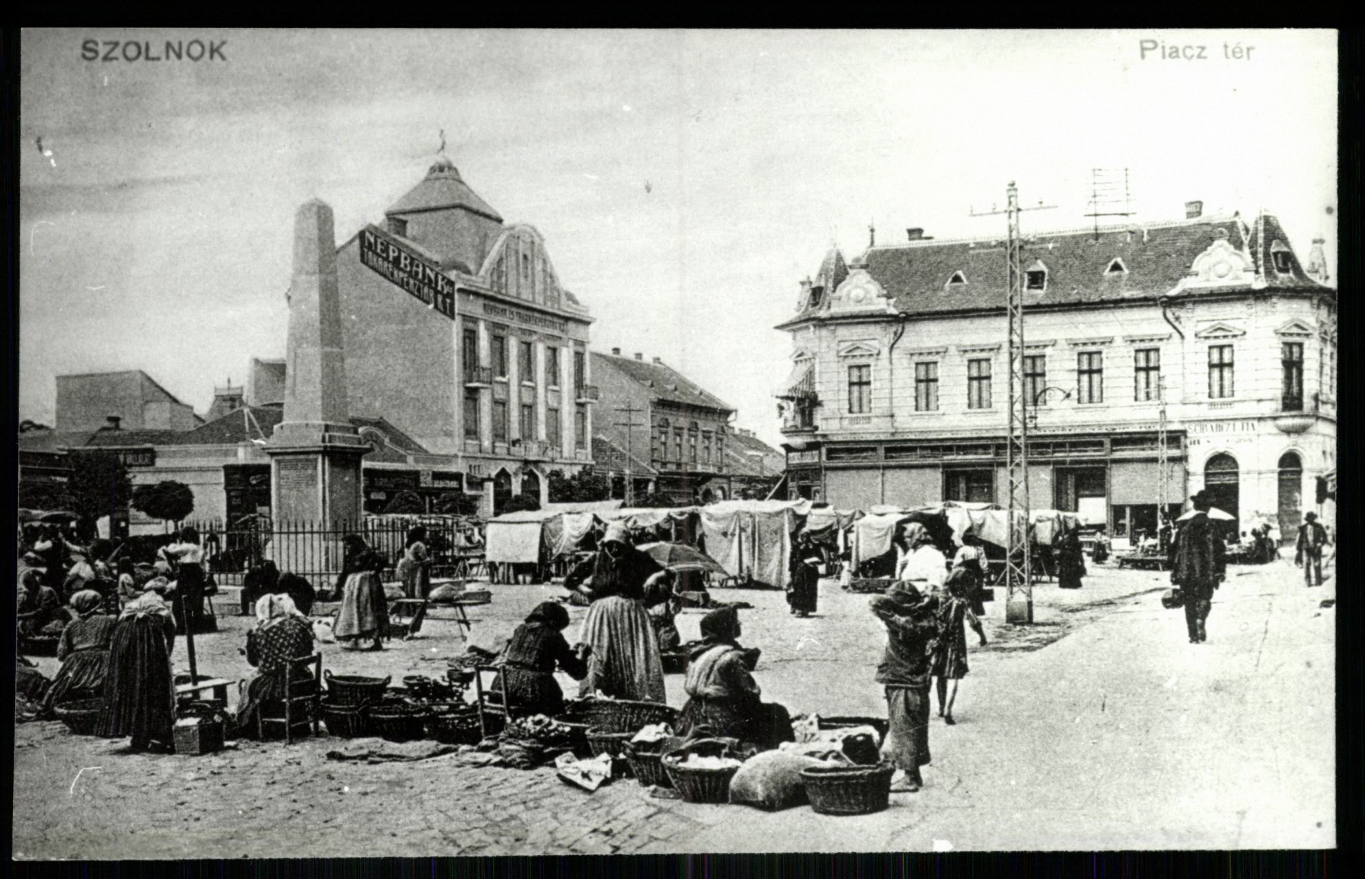 Szolnok; Piactér (Magyar Kereskedelmi és Vendéglátóipari Múzeum CC BY-NC-ND)