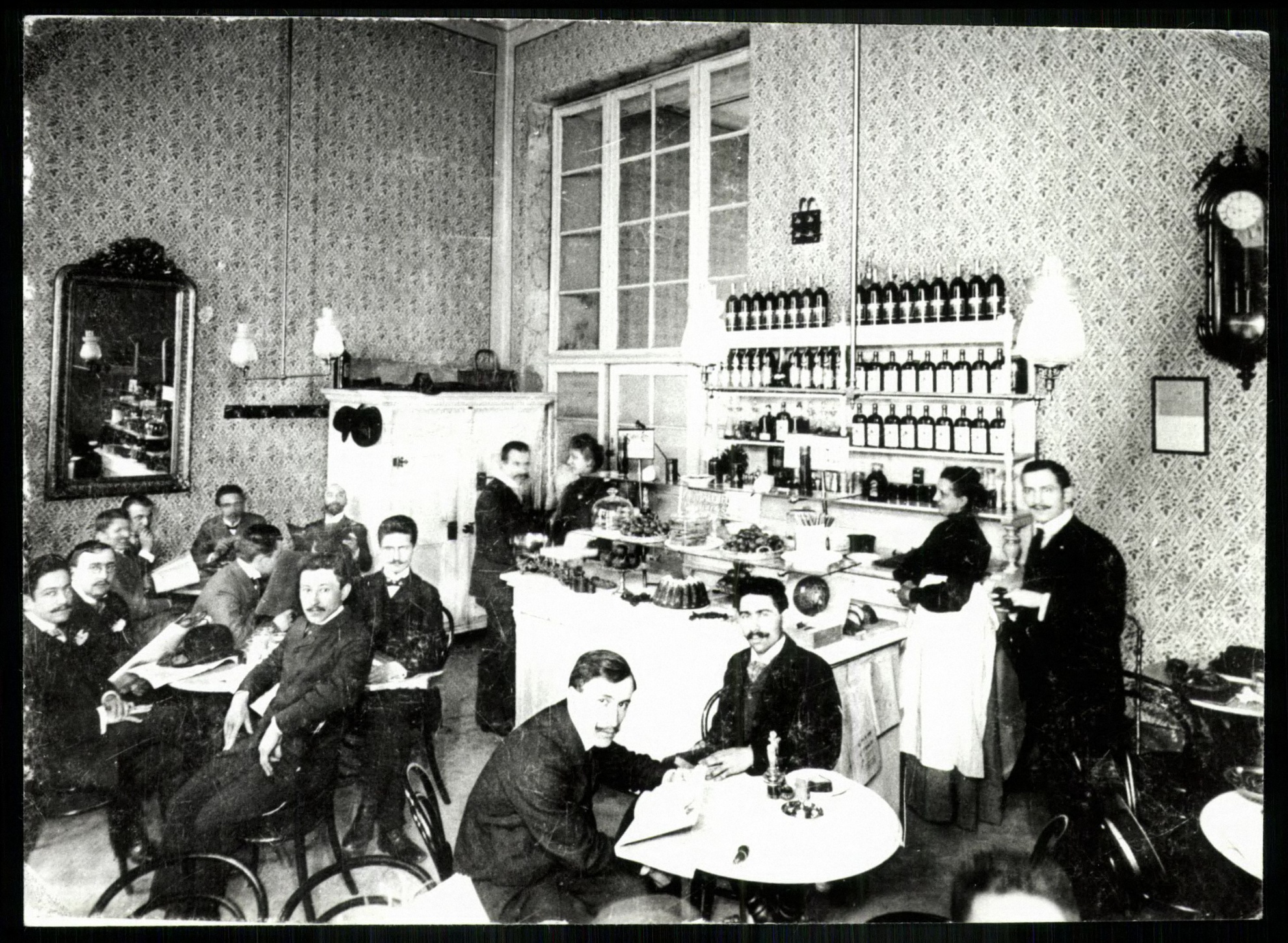 Hruska Berta kávézója (Magyar Kereskedelmi és Vendéglátóipari Múzeum CC BY-NC-ND)