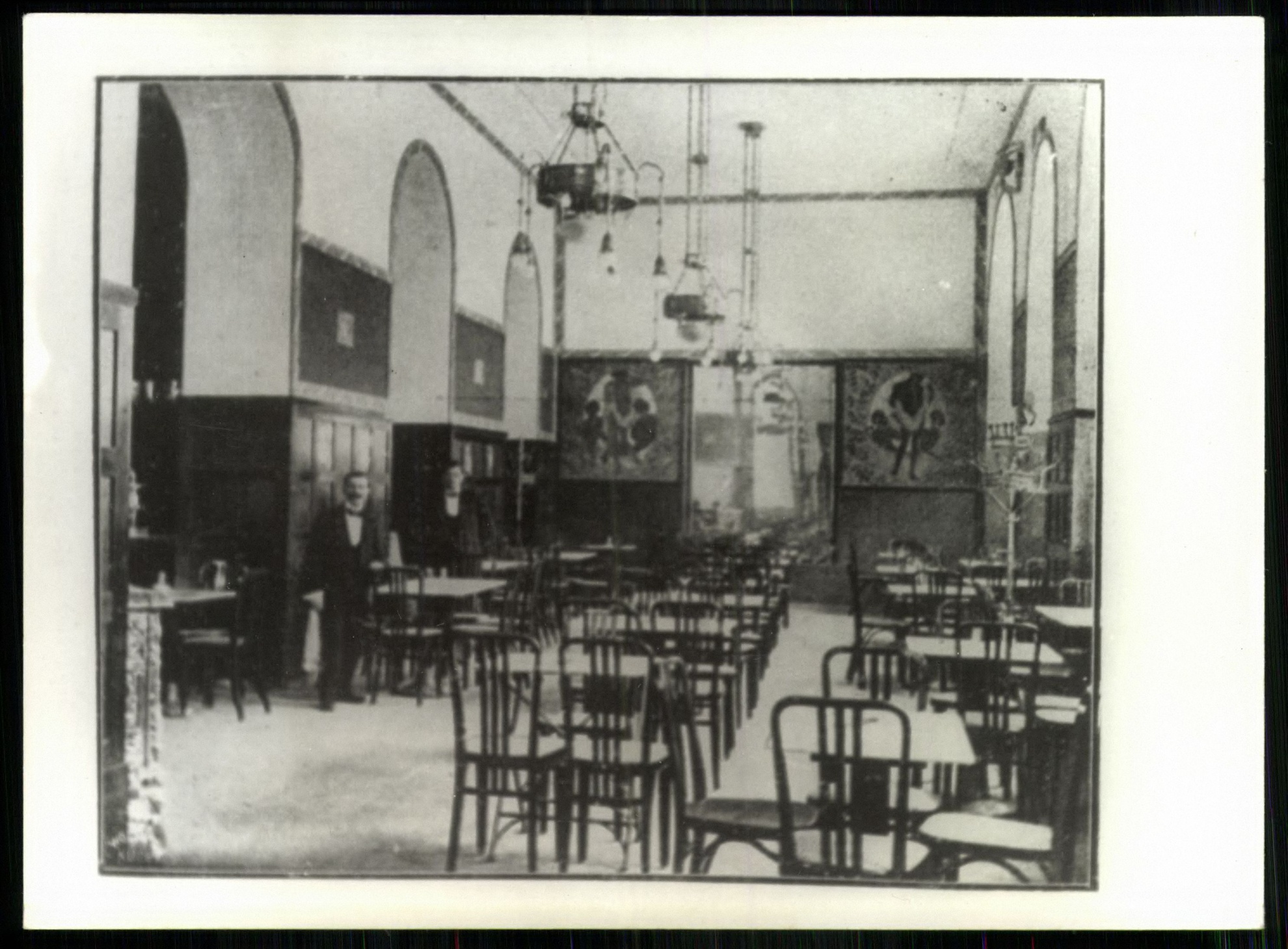 Az új Hébel kávéház, IX., Ferenc körút 25. (Magyar Kereskedelmi és Vendéglátóipari Múzeum CC BY-NC-ND)
