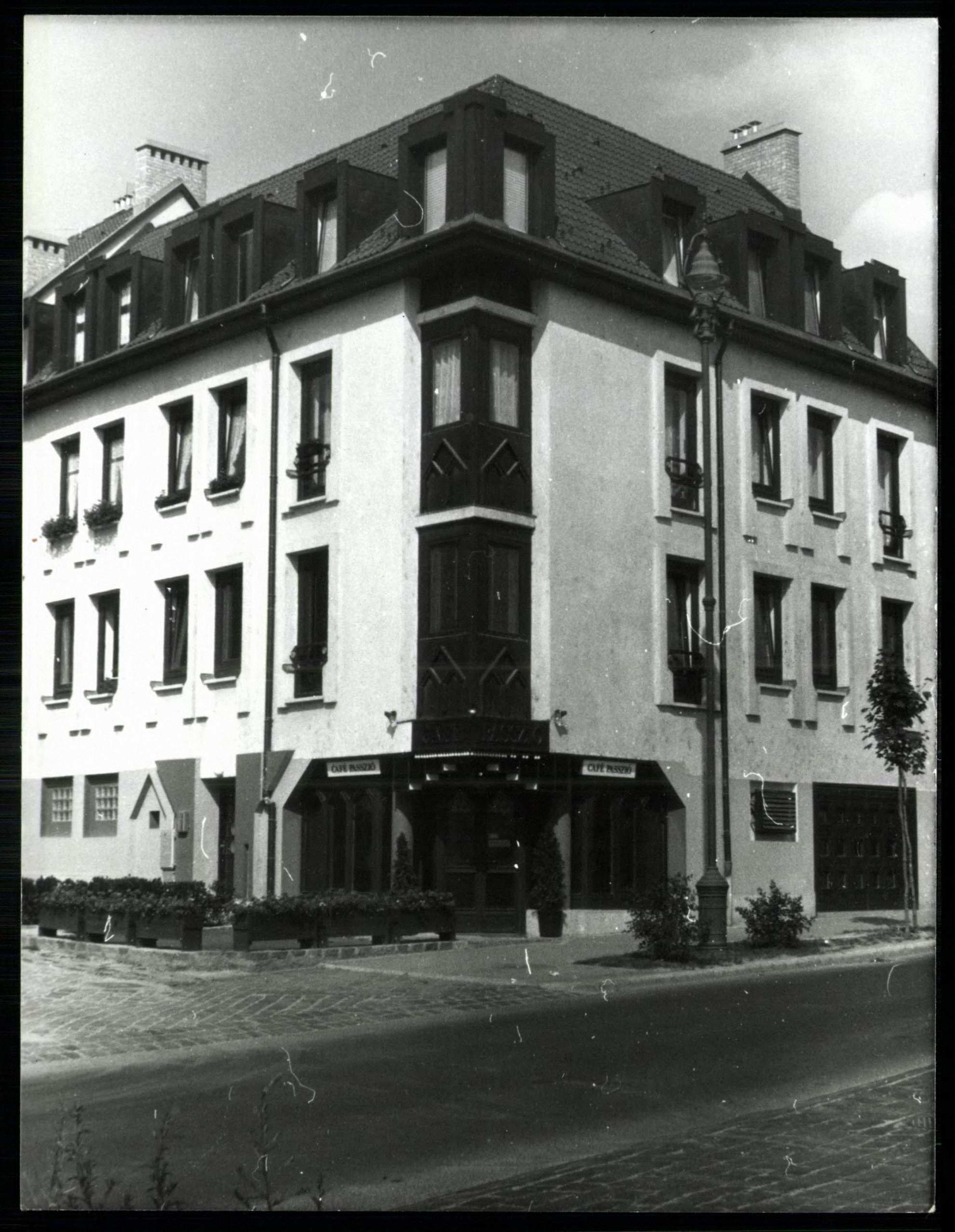 Café Passzio. Felhévízi utca 9/a (Magyar Kereskedelmi és Vendéglátóipari Múzeum CC BY-NC-ND)