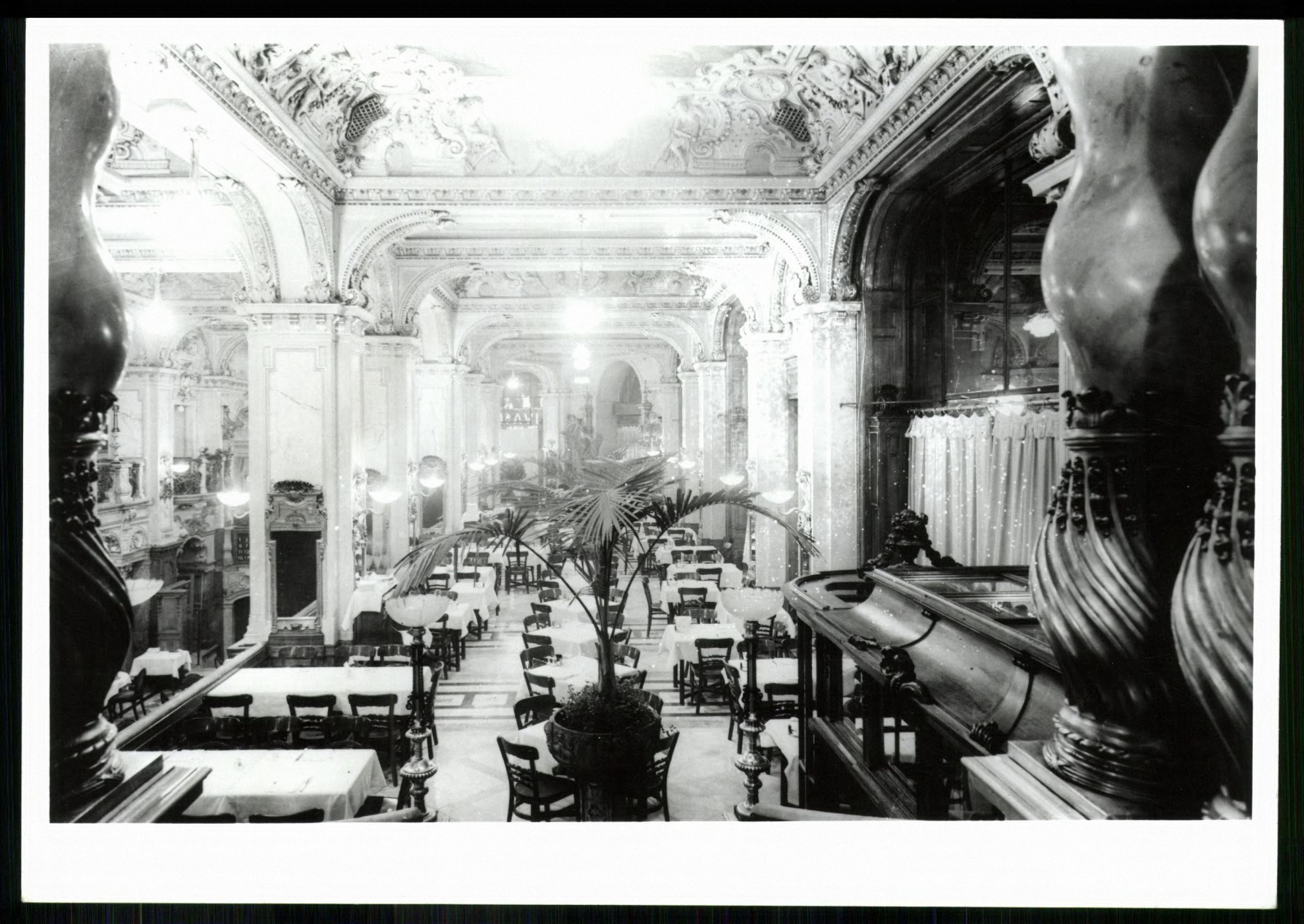 New York Kávéház, Budapest (Magyar Kereskedelmi és Vendéglátóipari Múzeum CC BY-NC-ND)