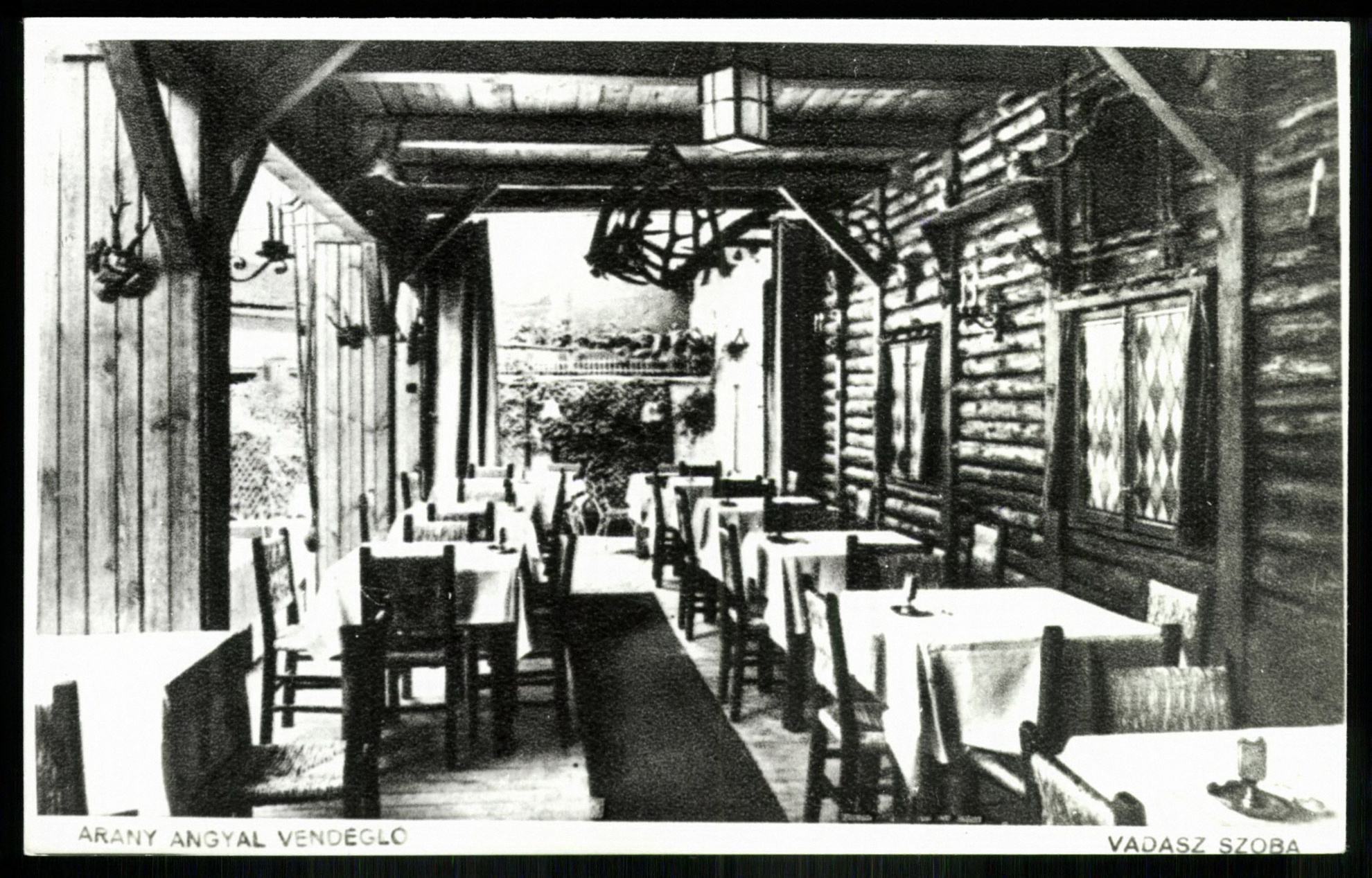 Restaurant Arany Angyal Vendéglő, Budapest, Mester u. 8.. Vadászszoba (Magyar Kereskedelmi és Vendéglátóipari Múzeum CC BY-NC-ND)