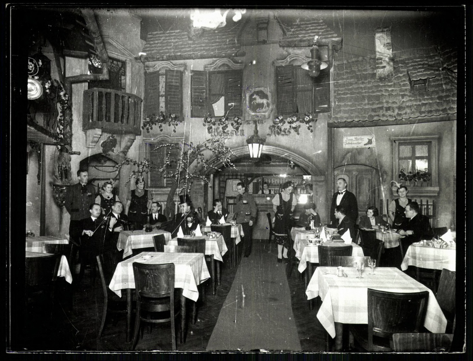 Grinzing étterem, Budapest, Károly körút (Magyar Kereskedelmi és Vendéglátóipari Múzeum CC BY-NC-ND)