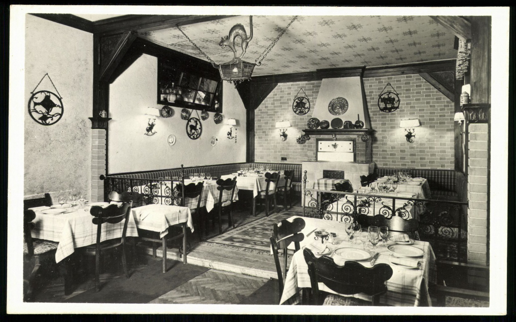 Restaurant „Lúdláb királyné” étterem, Budapest, XII., Bors u. 9. (Magyar Kereskedelmi és Vendéglátóipari Múzeum CC BY-NC-ND)