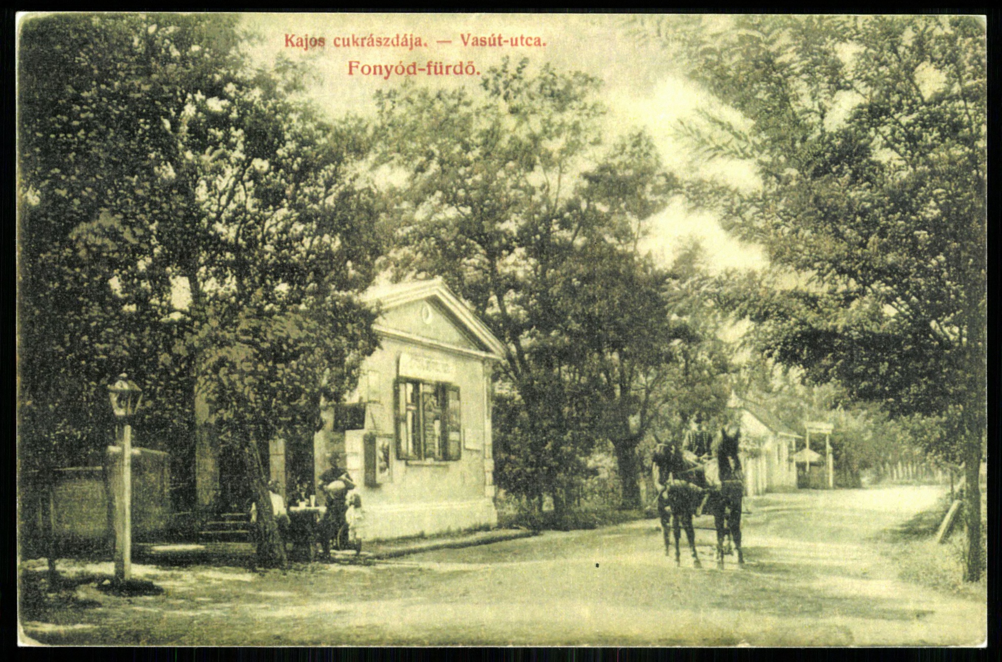 Fonyód-fürdő Vasút utca. Kajos cukrászdája (Magyar Kereskedelmi és Vendéglátóipari Múzeum CC BY-NC-ND)