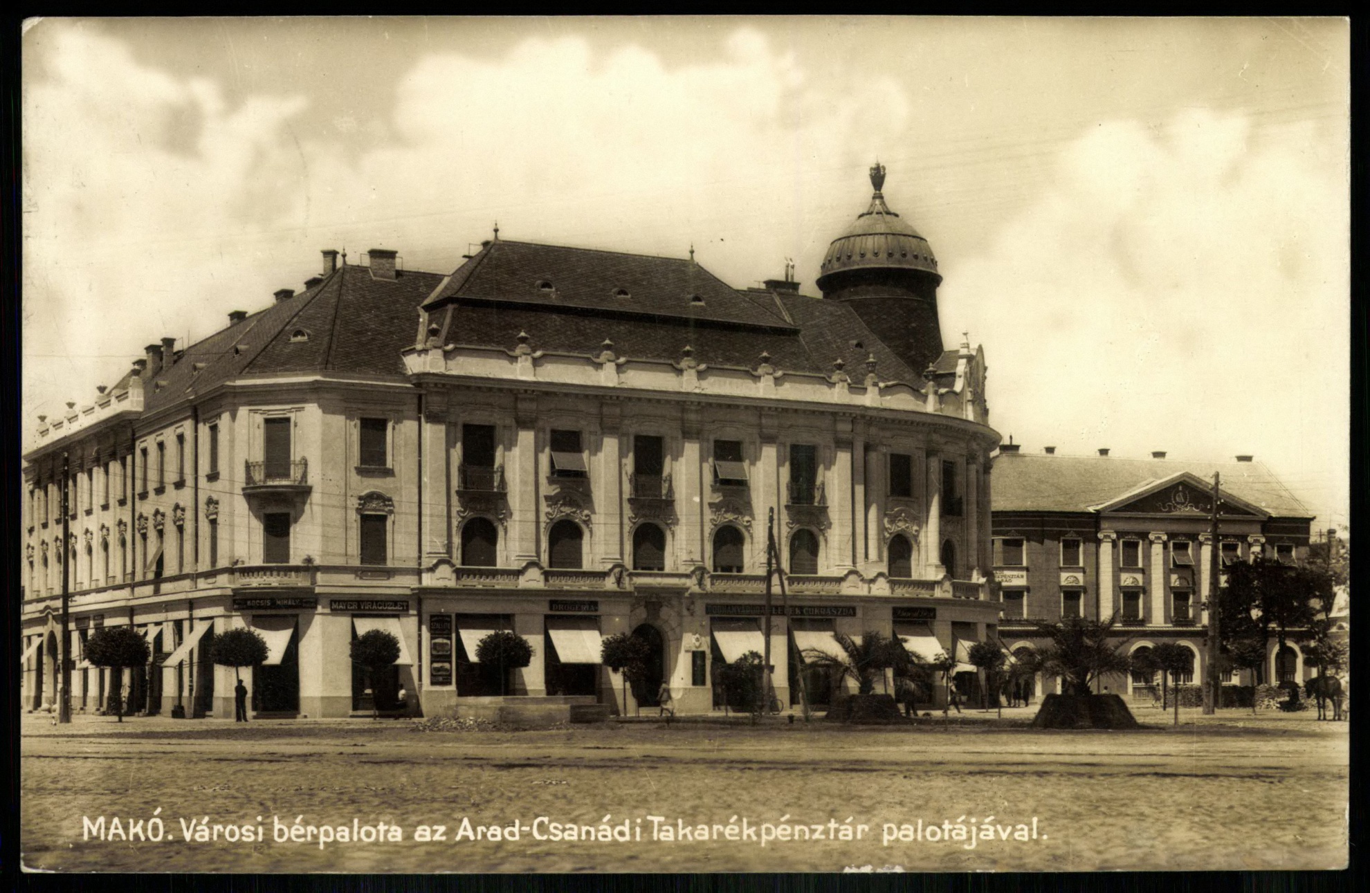 Makó Városi bérpalota az Arad-Csanádi Takarékpénztár palotájával (Magyar Kereskedelmi és Vendéglátóipari Múzeum CC BY-NC-ND)