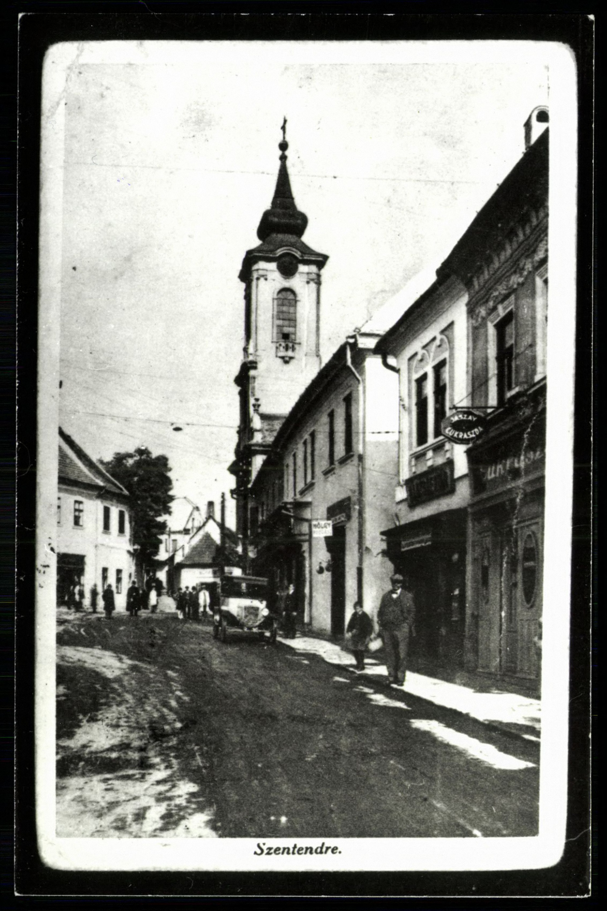 Szentendre A jobb részen Jászay cukrászda (Magyar Kereskedelmi és Vendéglátóipari Múzeum CC BY-NC-ND)