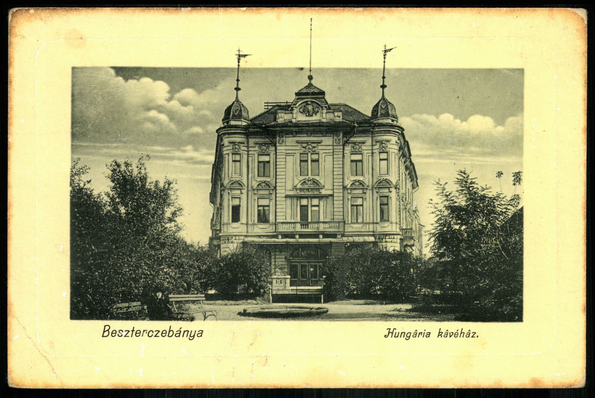 Besztercebánya Hungaria kávéház (Magyar Kereskedelmi és Vendéglátóipari Múzeum CC BY-NC-ND)