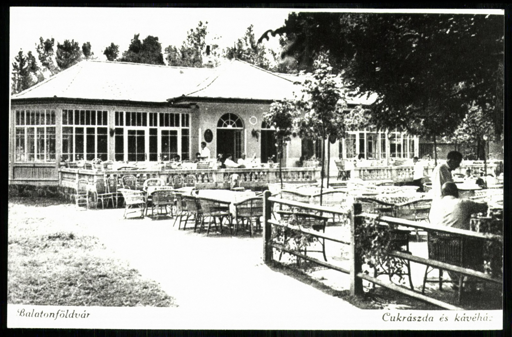 Balatonföldvár Cukrászda és kávéház (Magyar Kereskedelmi és Vendéglátóipari Múzeum CC BY-NC-ND)