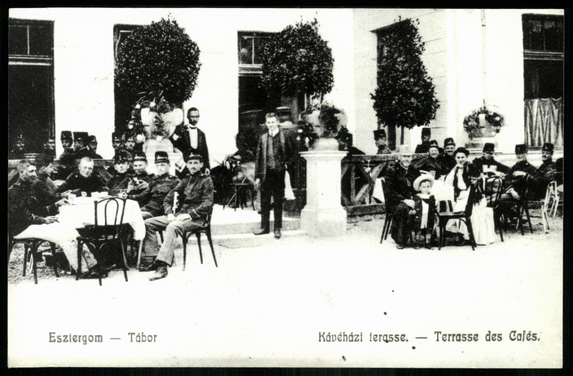 Esztergom Tábor. Kávéházi terasz (Magyar Kereskedelmi és Vendéglátóipari Múzeum CC BY-NC-ND)