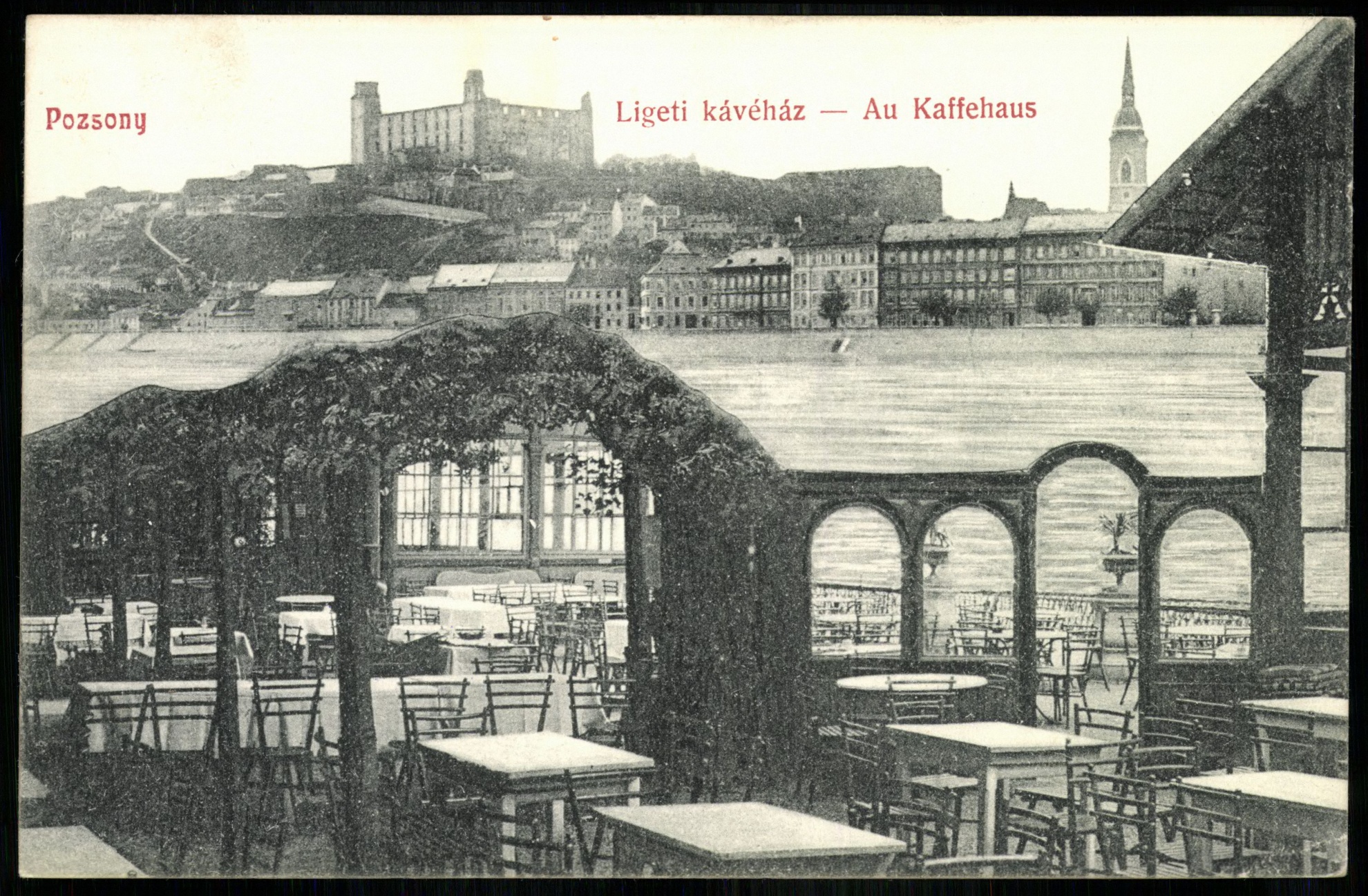 Pozsony Kossuth Lajos tér. Balra Szenzáció kávéház (Magyar Kereskedelmi és Vendéglátóipari Múzeum CC BY-NC-ND)