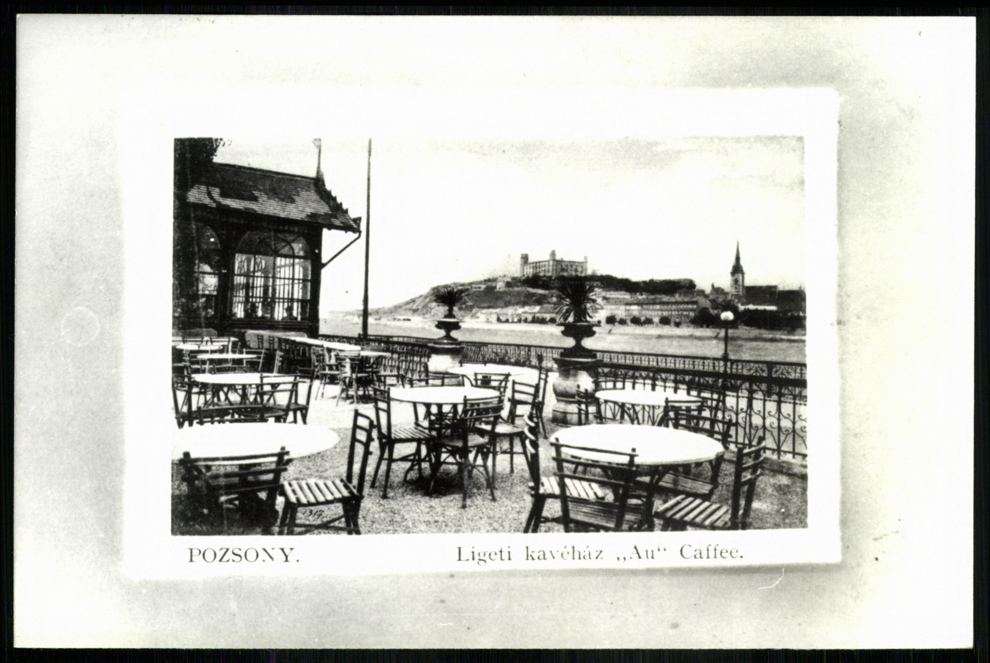 Pozsony Palugyay kávéház (Magyar Kereskedelmi és Vendéglátóipari Múzeum CC BY-NC-ND)